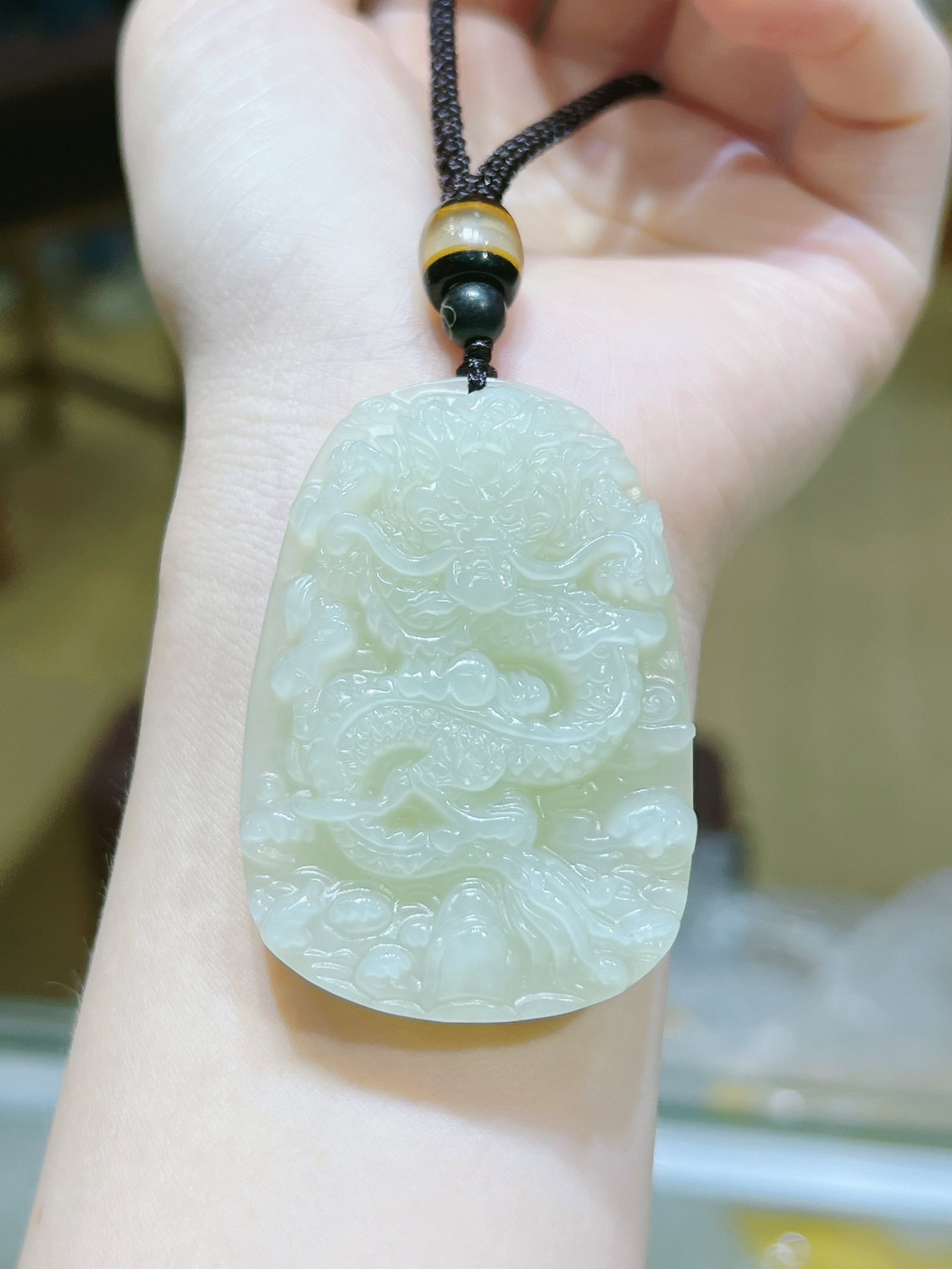 An Exquisite White Jade Dragon Pattern Pendant - 6