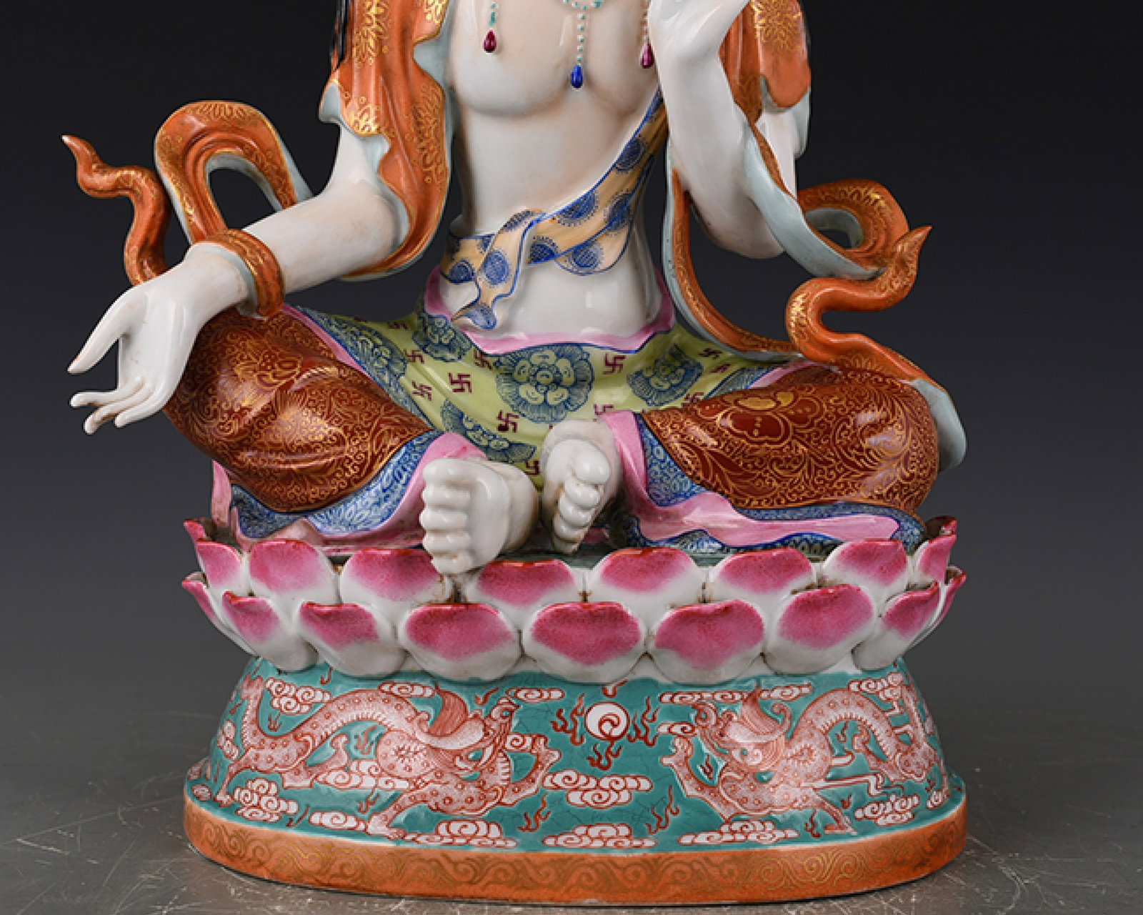 A Rare Famille-Rose Painted Gold Auspicious Cloud and Dragon Pattern Statue of Avalokitesvara - 4