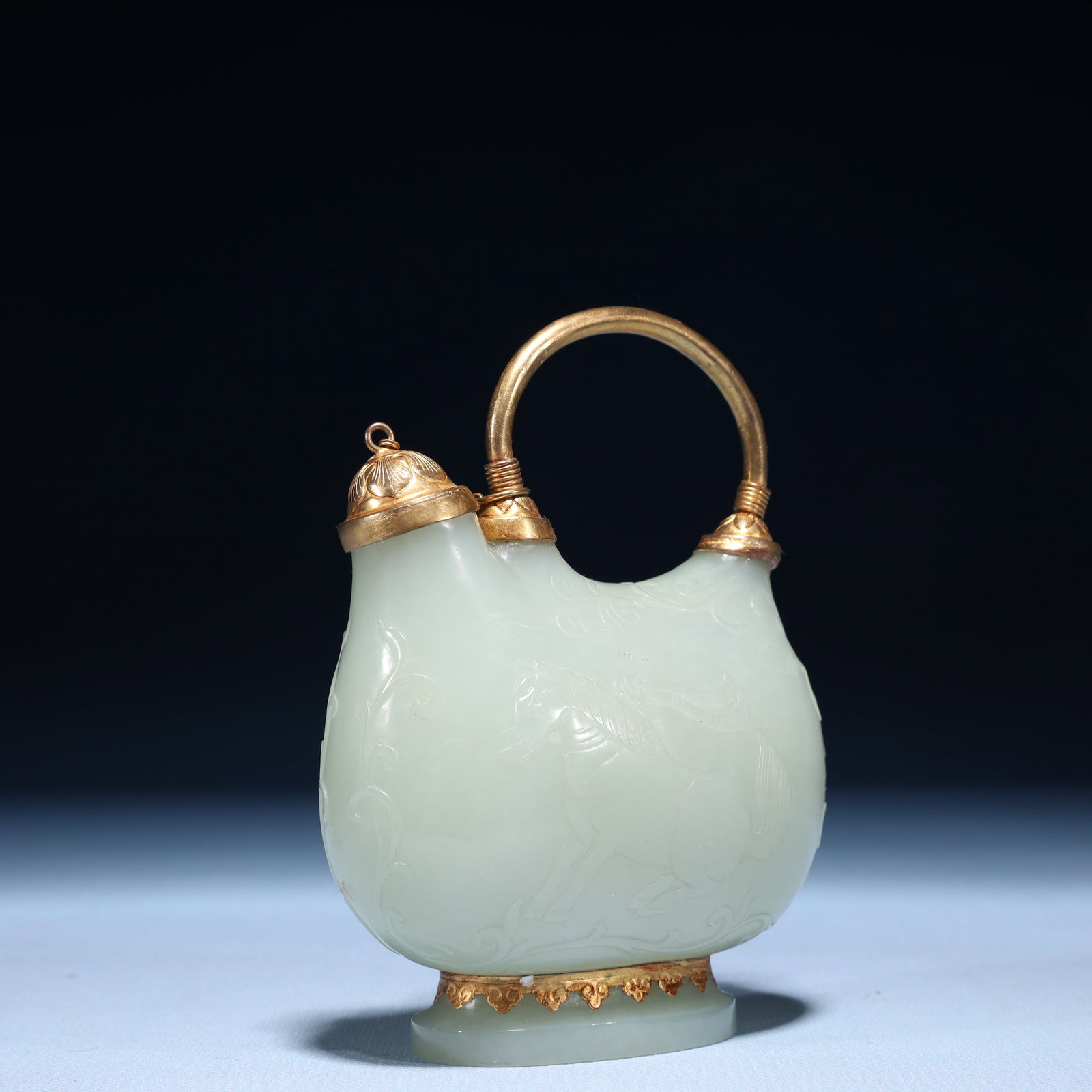 An Exquisite White Jade Cover with Gold Horse Pattern Pot - 3