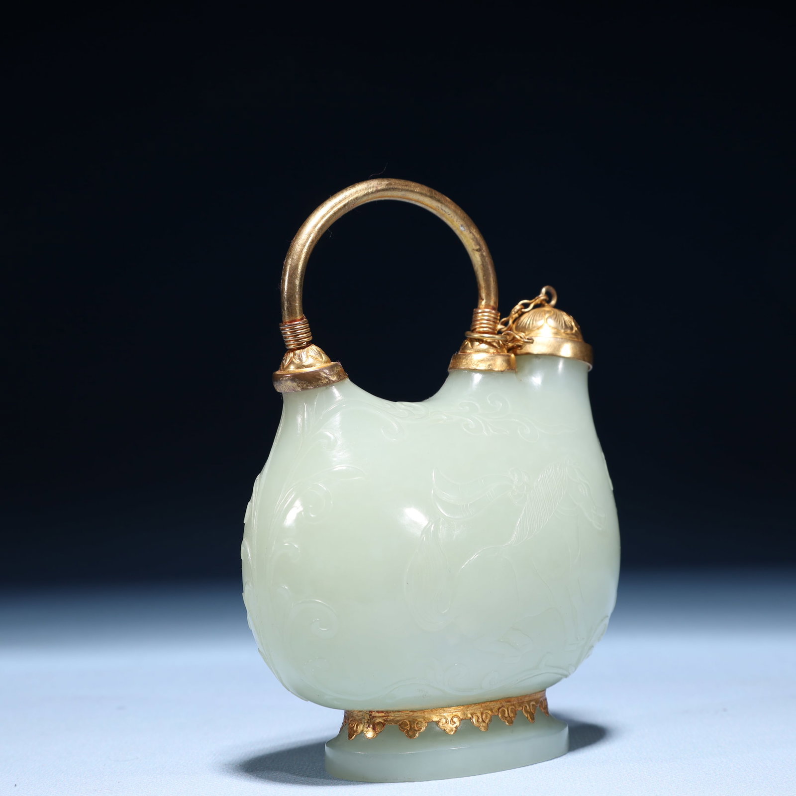 An Exquisite White Jade Cover with Gold Horse Pattern Pot - 7
