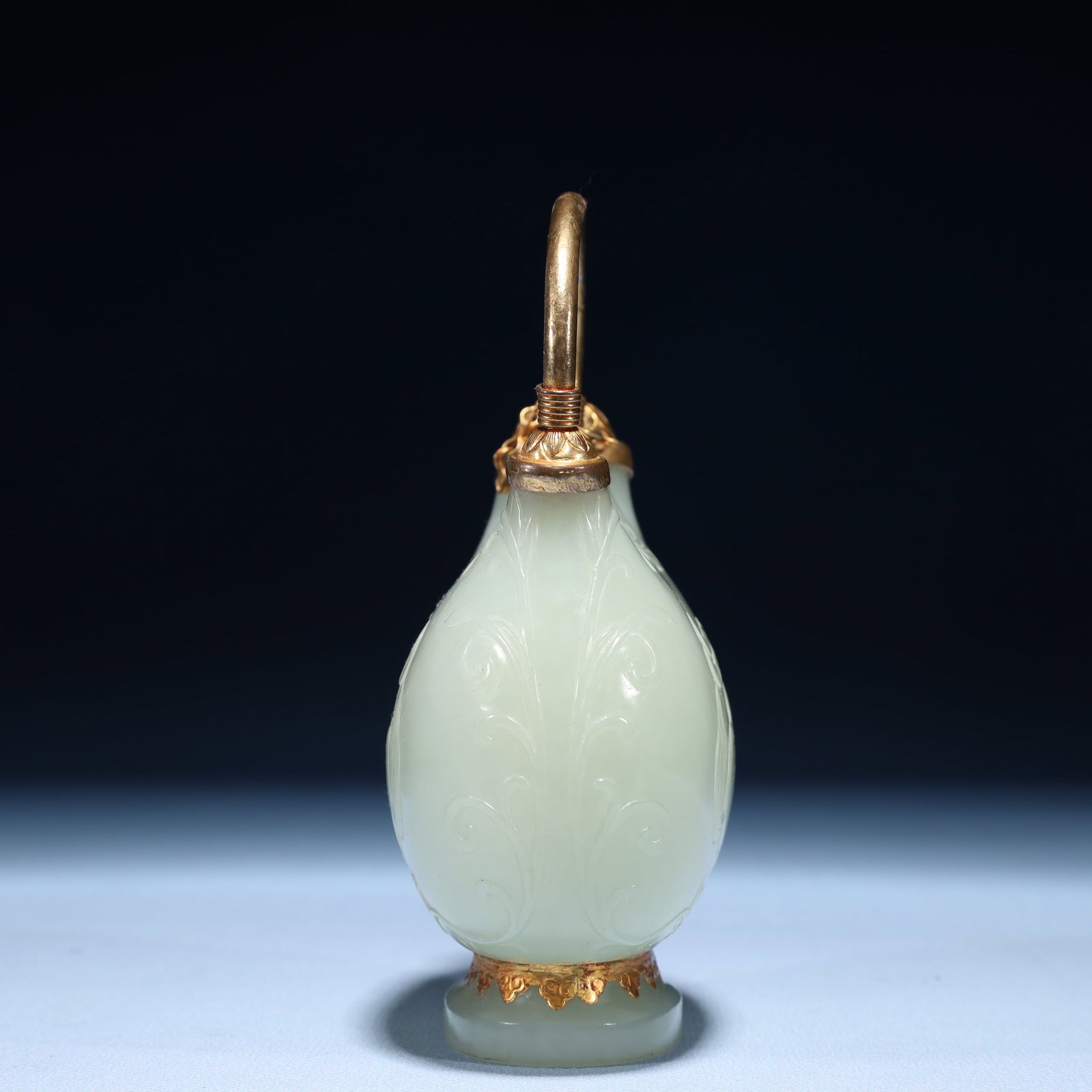 An Exquisite White Jade Cover with Gold Horse Pattern Pot - 8