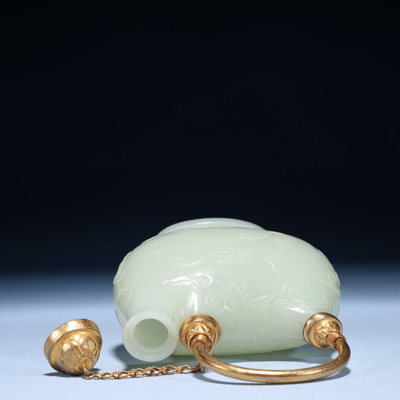 An Exquisite White Jade Cover with Gold Horse Pattern Pot - 9