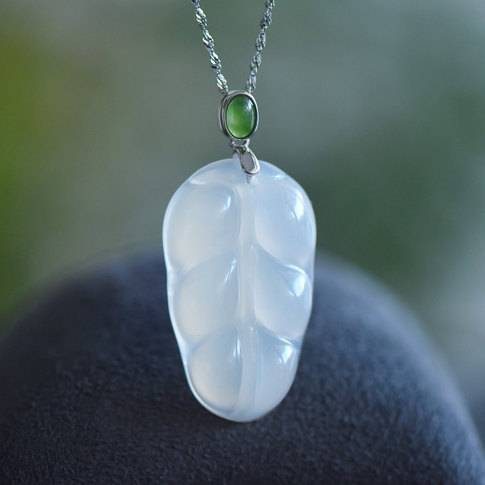 An Exquisite Sterling Silver Inlaid Agate Pendant - 4