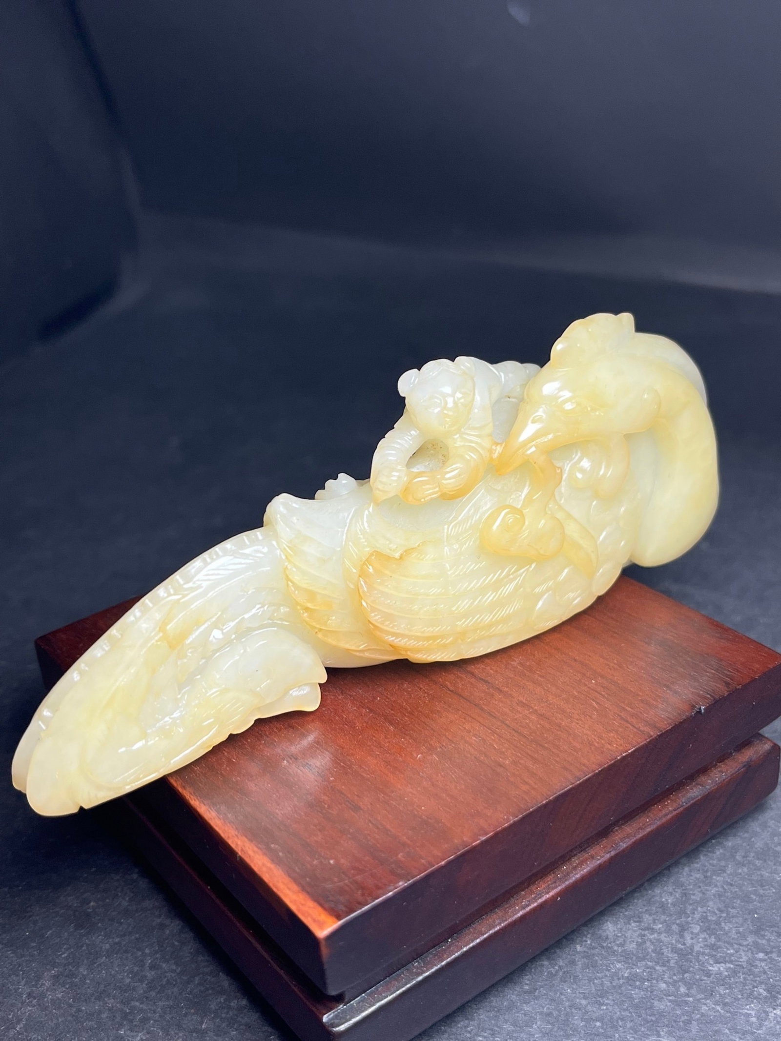 An Exquisite White Jade Figure Pattern Phoenix Hand Piece - 2