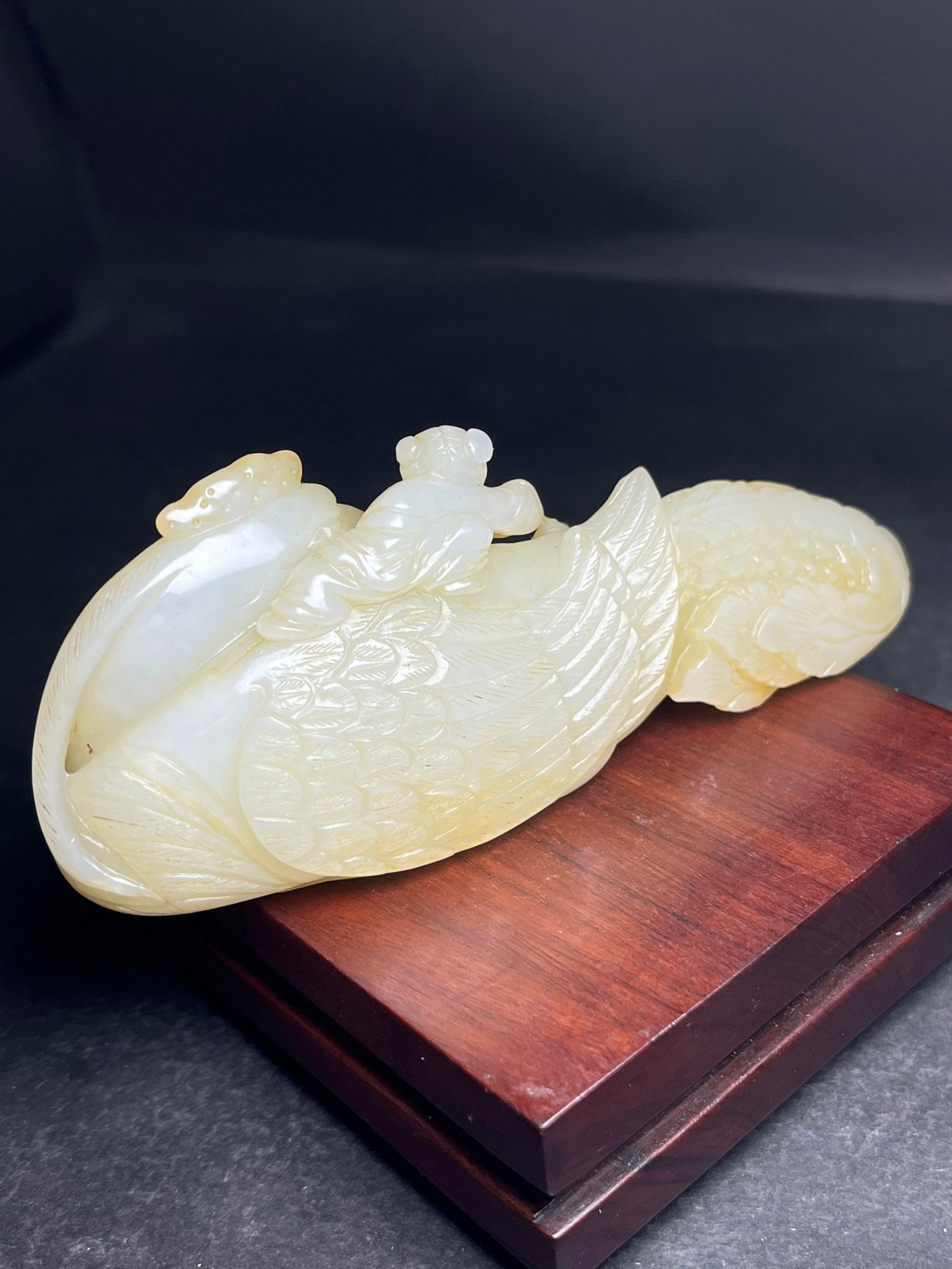 An Exquisite White Jade Figure Pattern Phoenix Hand Piece - 6