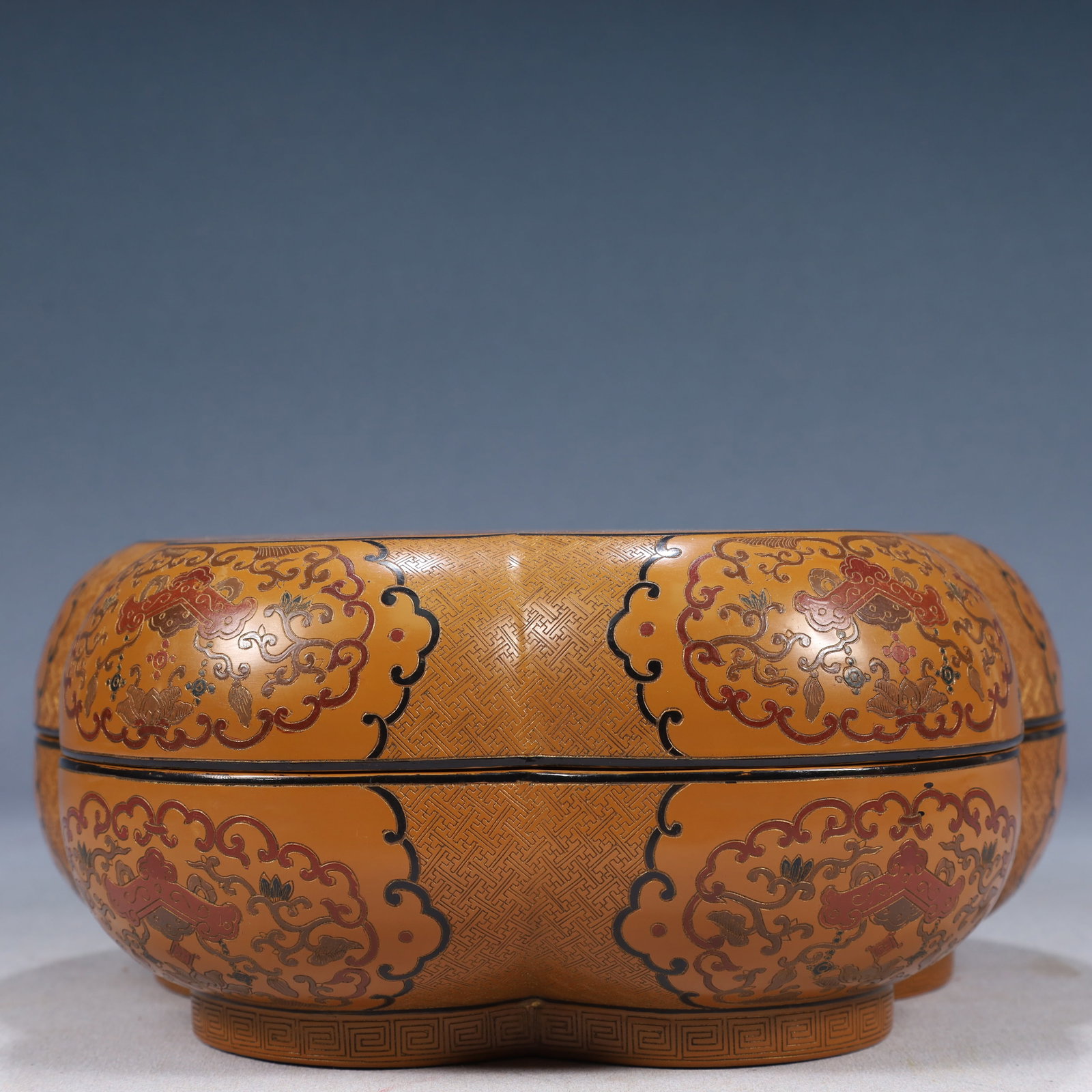 An Exquisite Lacquerware Painted Color Flower and Bats Pattern Cover Box - 4
