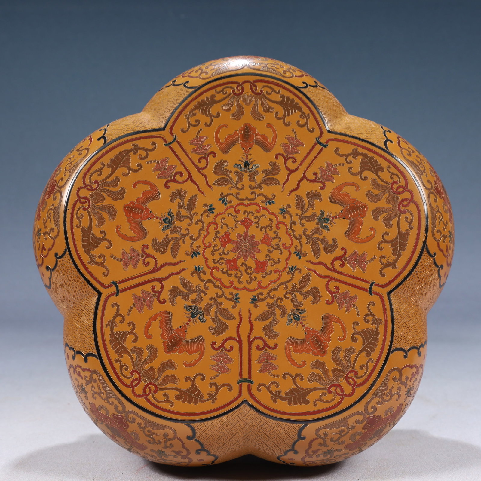 An Exquisite Lacquerware Painted Color Flower and Bats Pattern Cover Box - 7