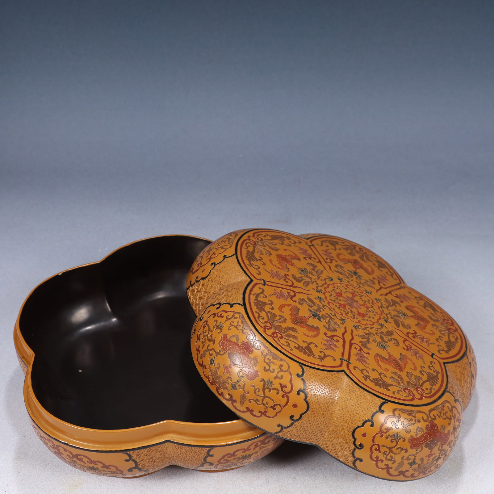 An Exquisite Lacquerware Painted Color Flower and Bats Pattern Cover Box - 8