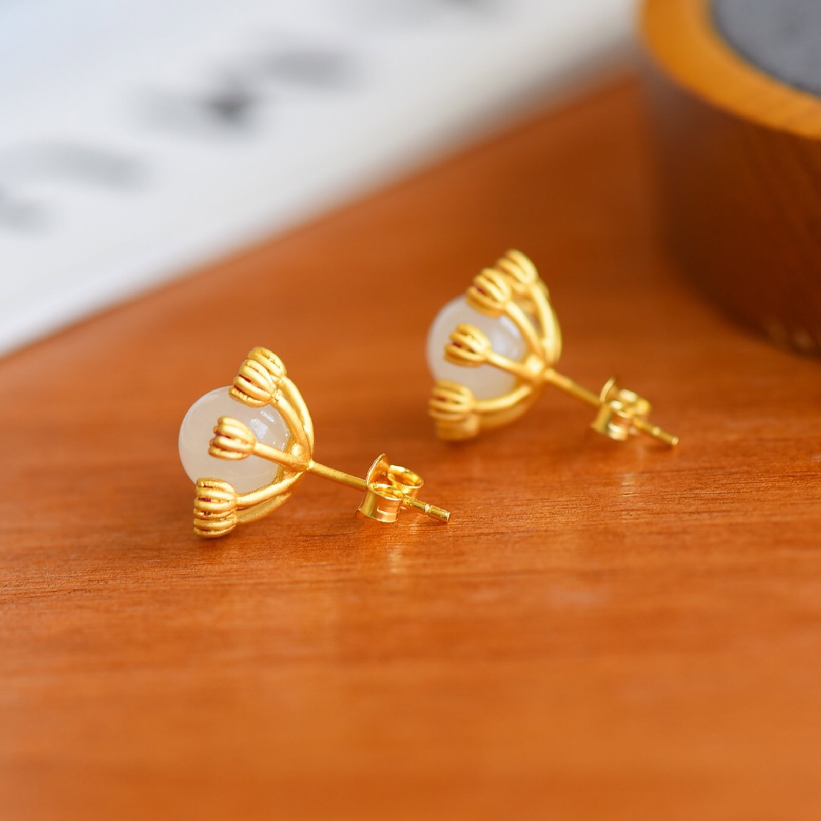 A Pair of Exquisite Gilt Silver Inlaid White Jade Earrings - 5