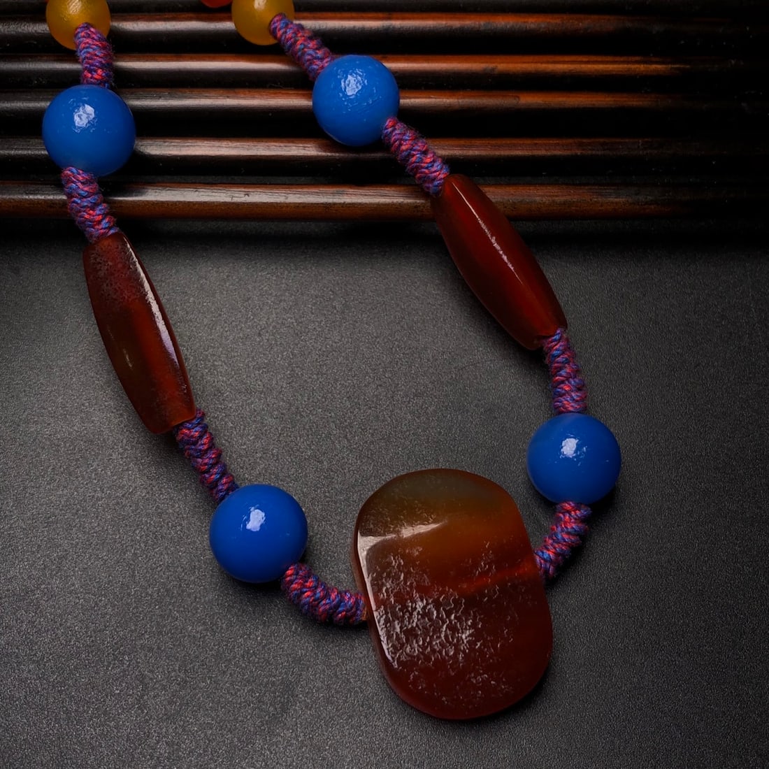 An Exquisite Agate Necklace - 8