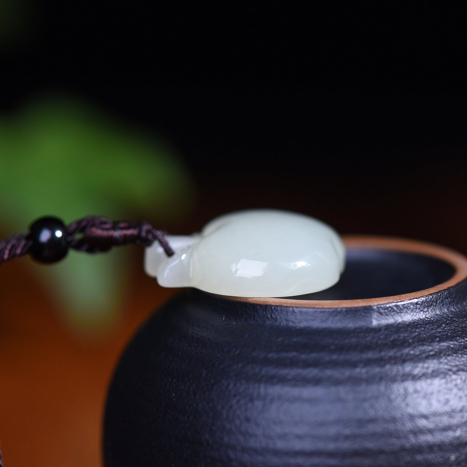 An Exquisite White Jade Apple Pendant - 3