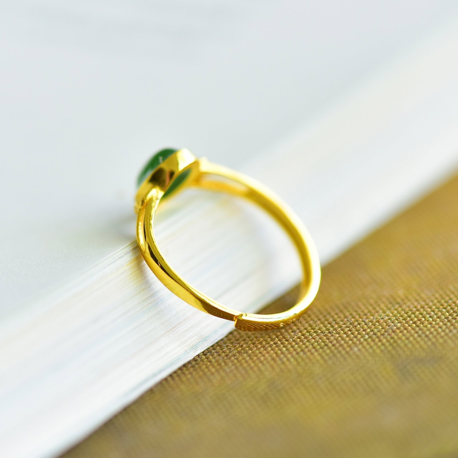 An Exquisite Sterling Silver-Gold Plated Inlaid Jasper Ring - 5