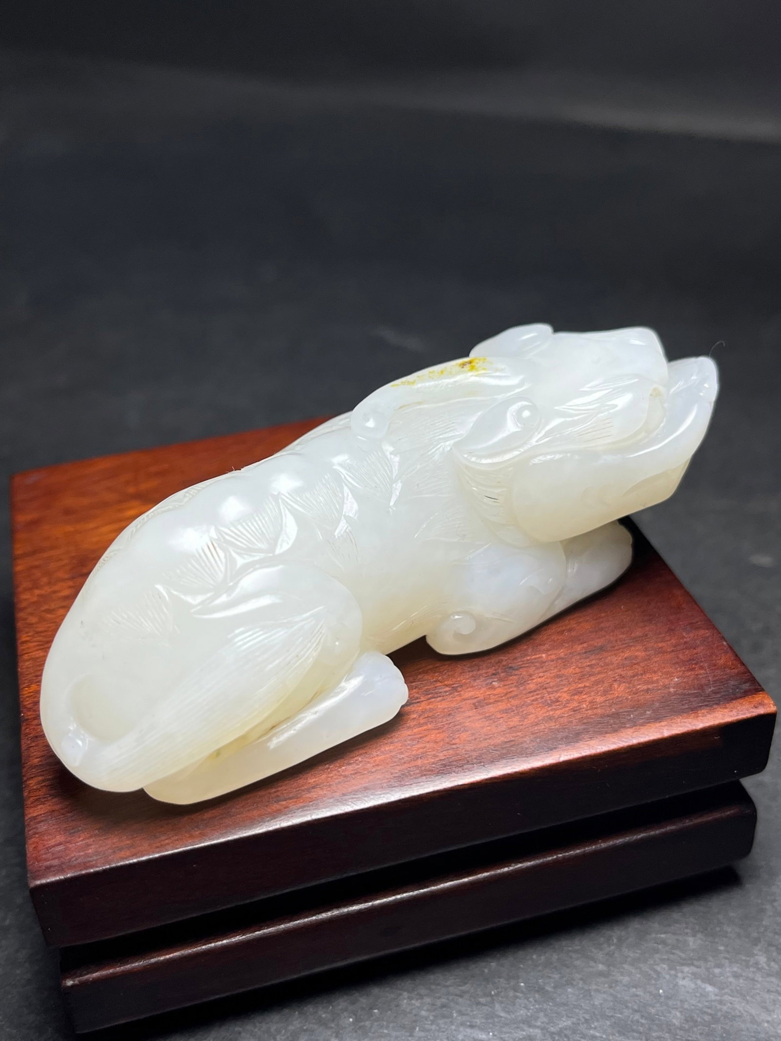 An Exquisite White Jade Auspicious Beast Hand Piece - 2