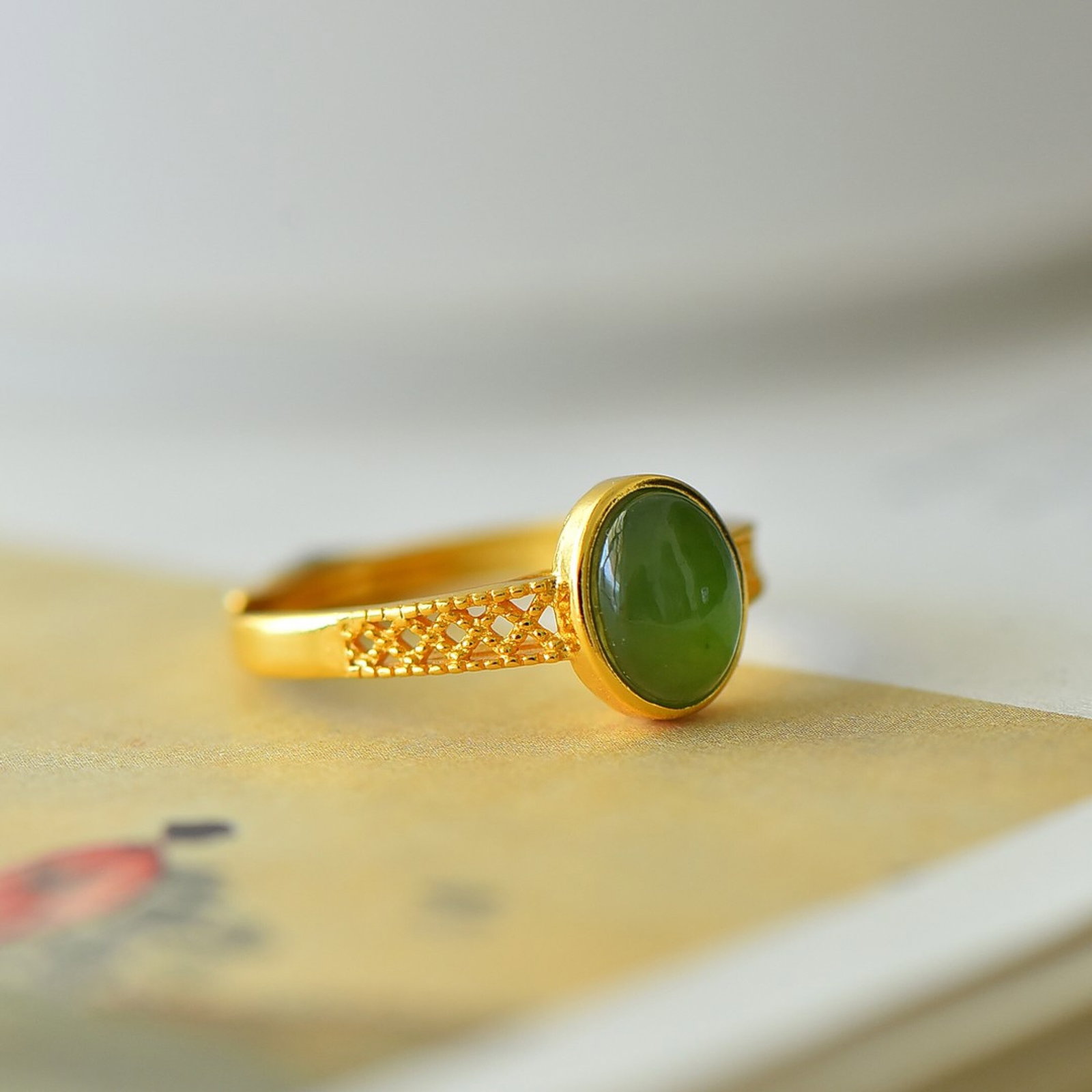 An Exquisite Sterling Silver-Gold Plated Inlaid Jasper Ring - 5