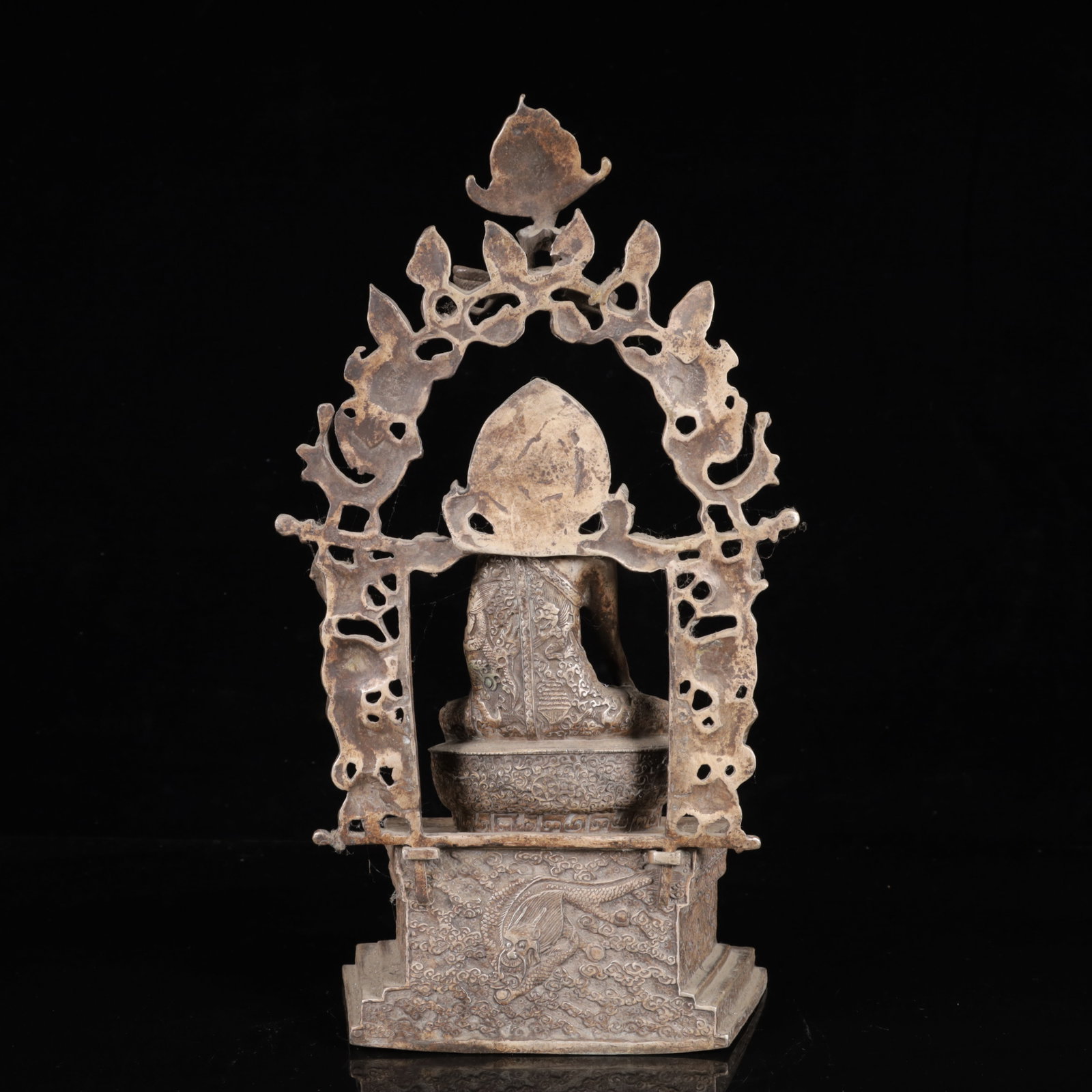 An Exquisite Silver-Plated Bronze Buddha Statue - 10