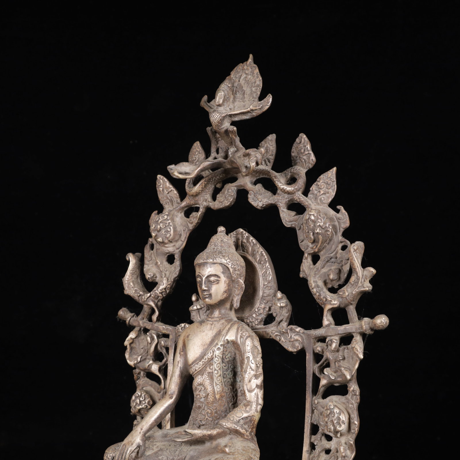 An Exquisite Silver-Plated Bronze Buddha Statue - 6