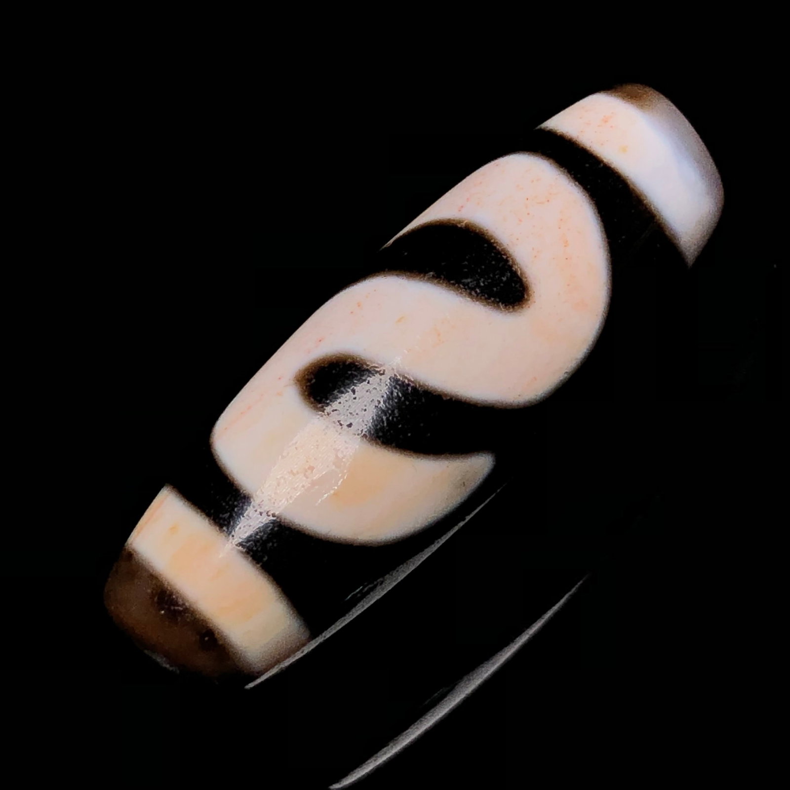 An Exquisite Dzi Bead Pendant - 2