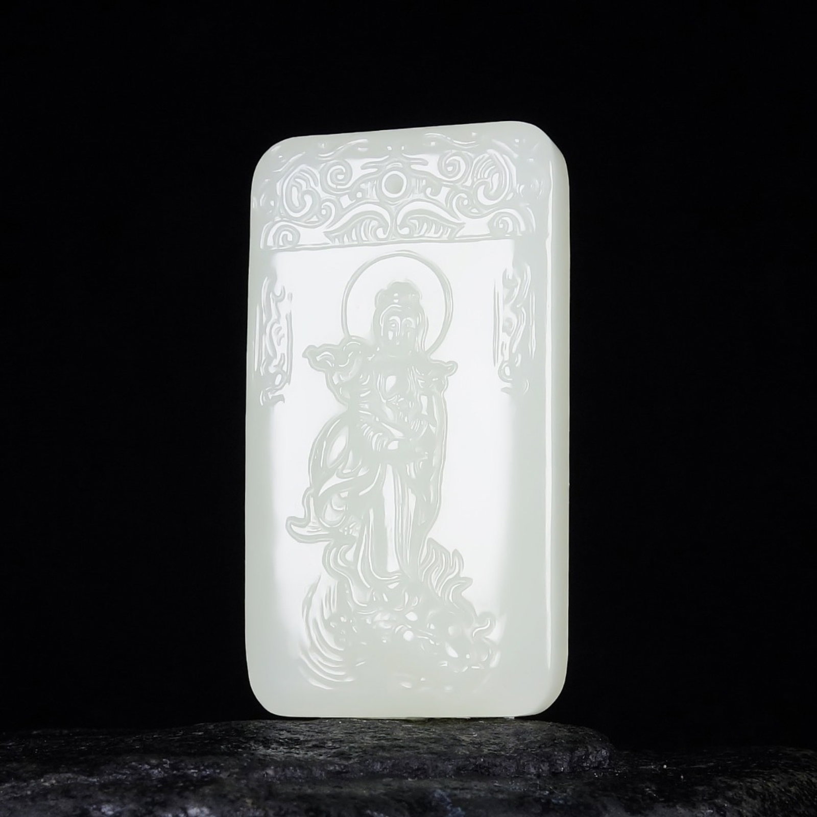 An Exquisite White Jade Statue of Avalokitesvara Pendant - 2