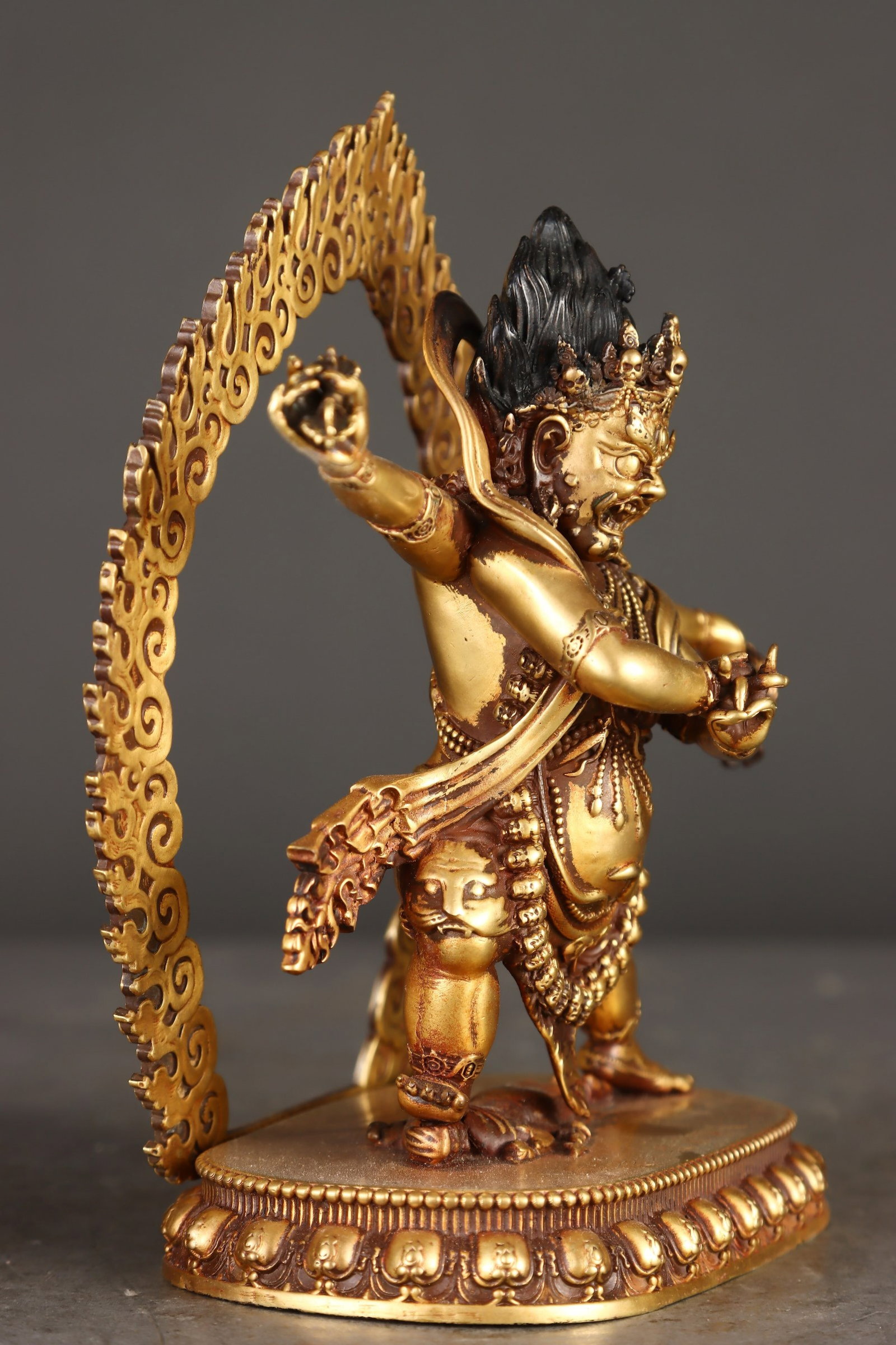 A Solemn Gilt Bronze Four-arms Statue of Vajra - 2