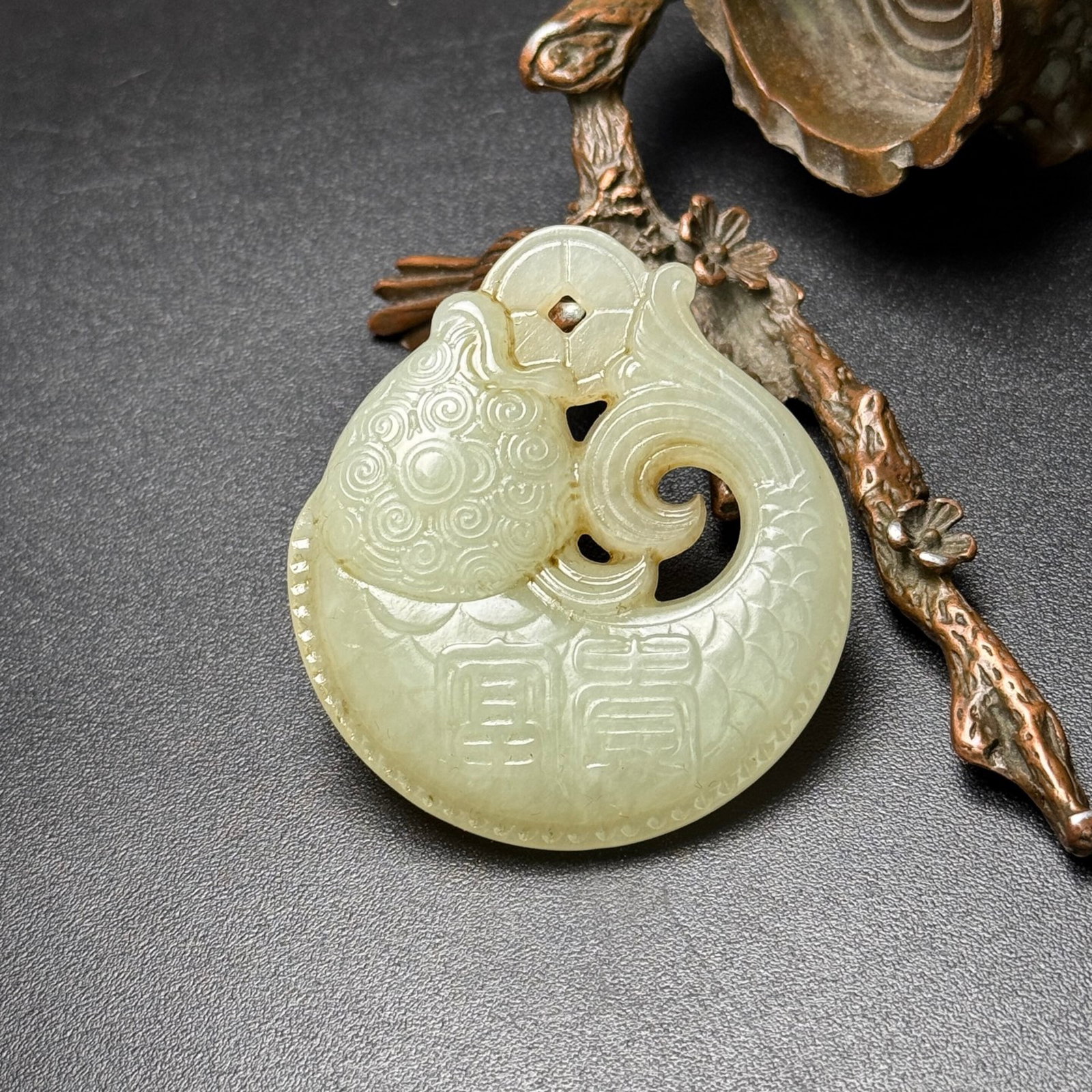An Exquisite White Jade Fish-Shaped Pendant - 2