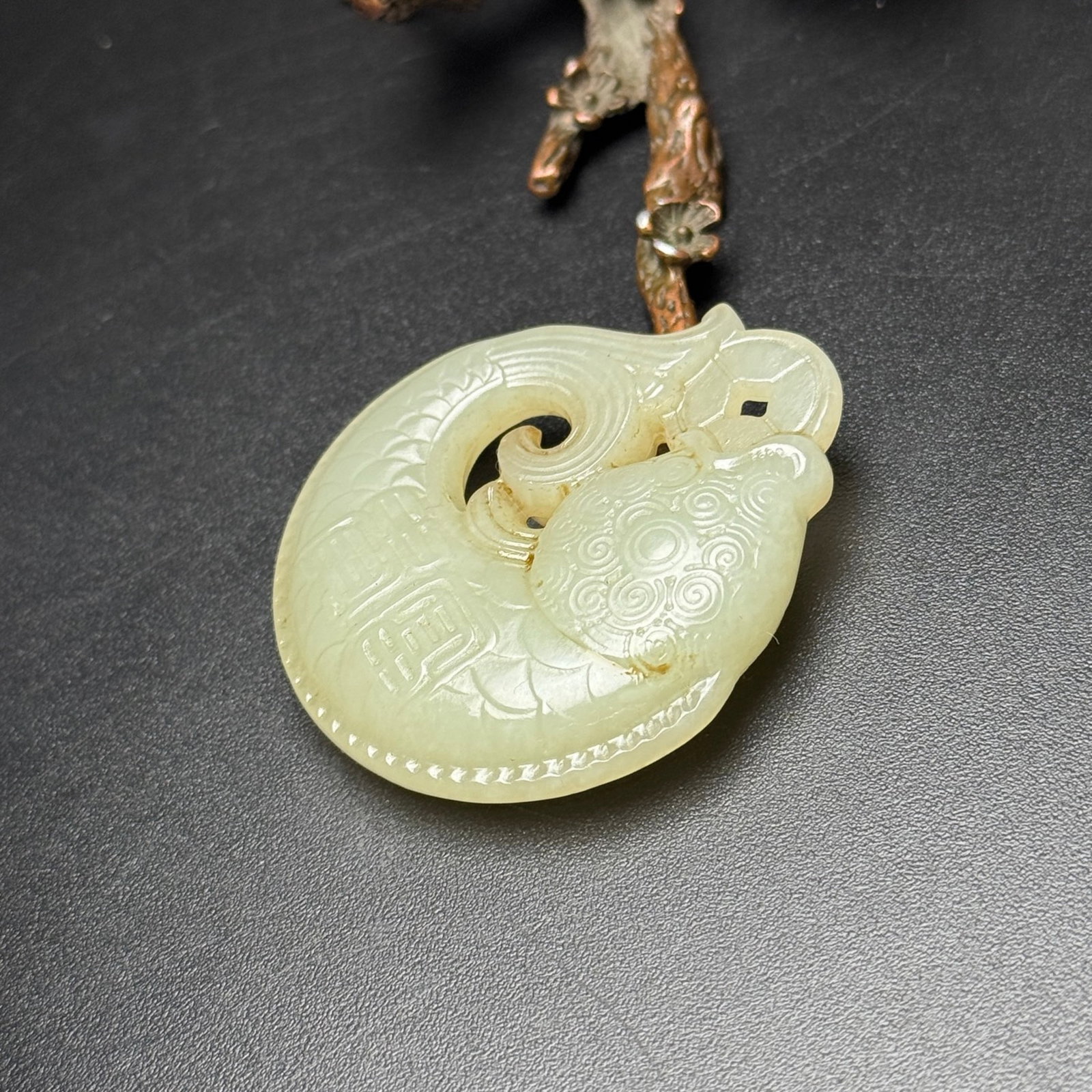 An Exquisite White Jade Fish-Shaped Pendant - 4