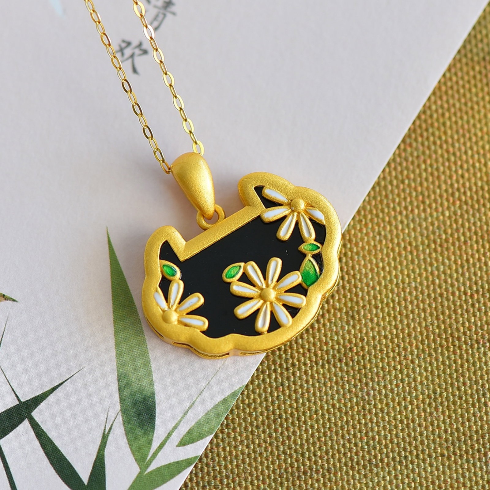 An Exquisite Sterling Silver-Gold Plated Inlaid Black Jade Pendant - 4