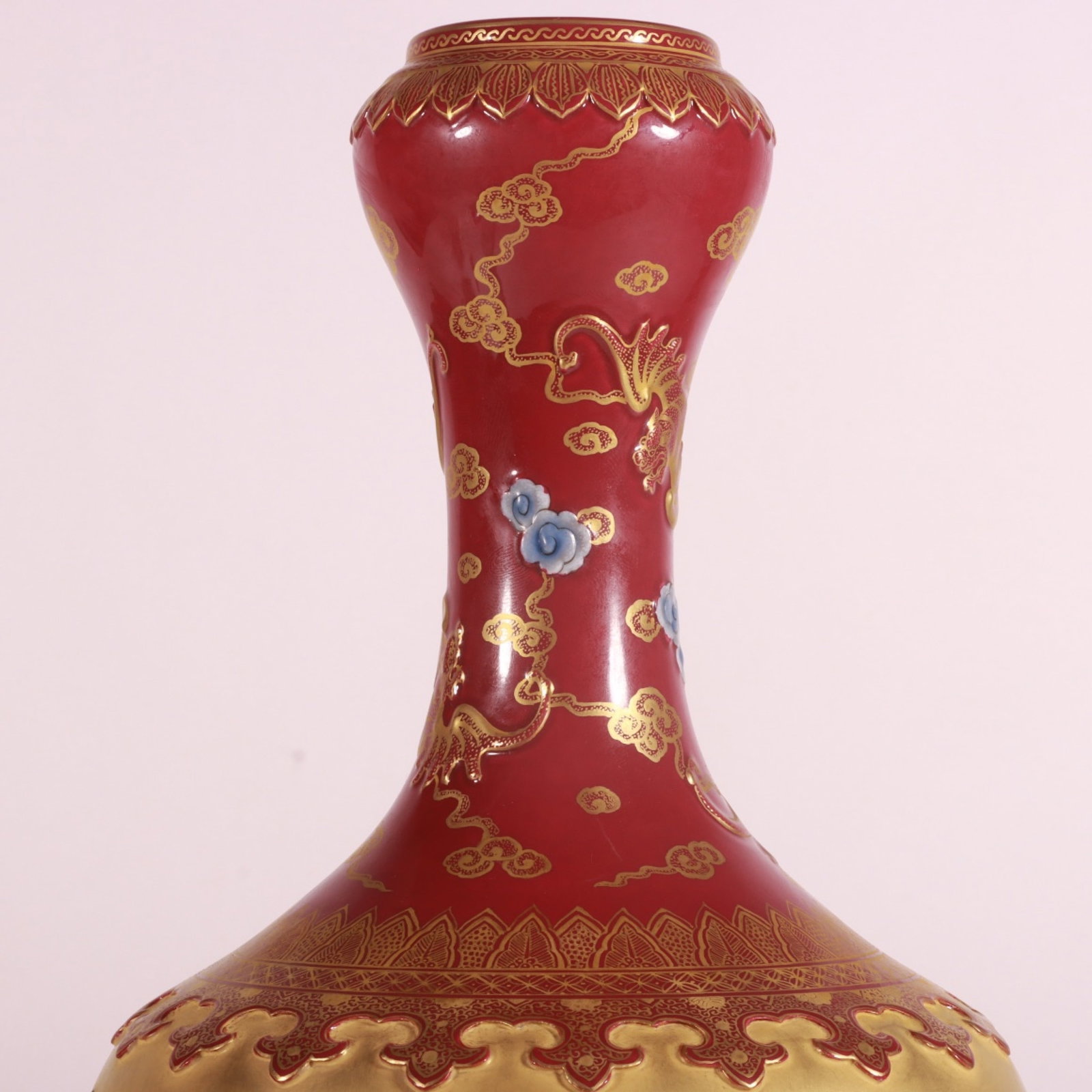 A Rare Enamel Gold Ground Flower and Bird Pattern Vase - 2