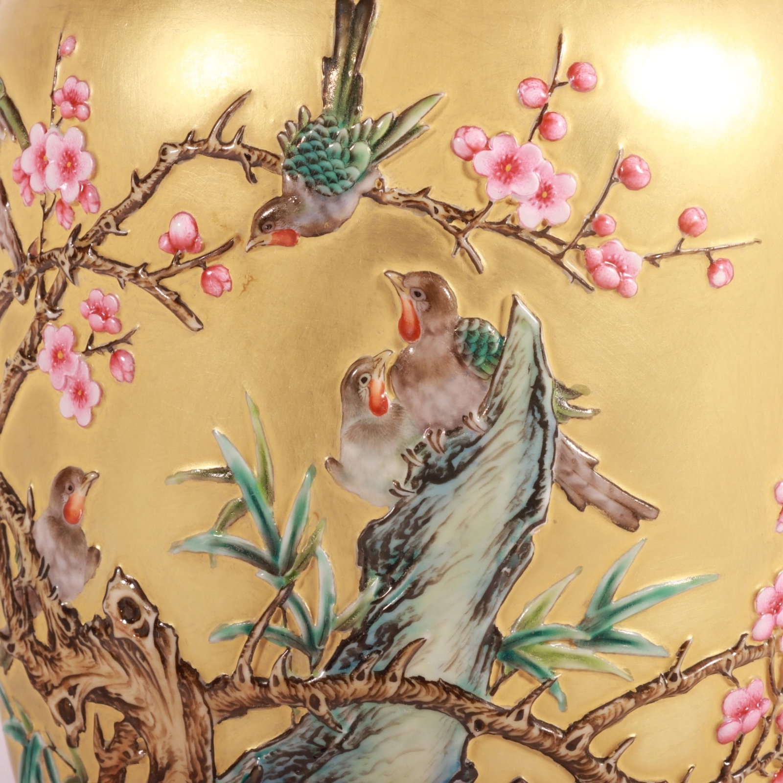 A Rare Enamel Gold Ground Flower and Bird Pattern Vase - 3