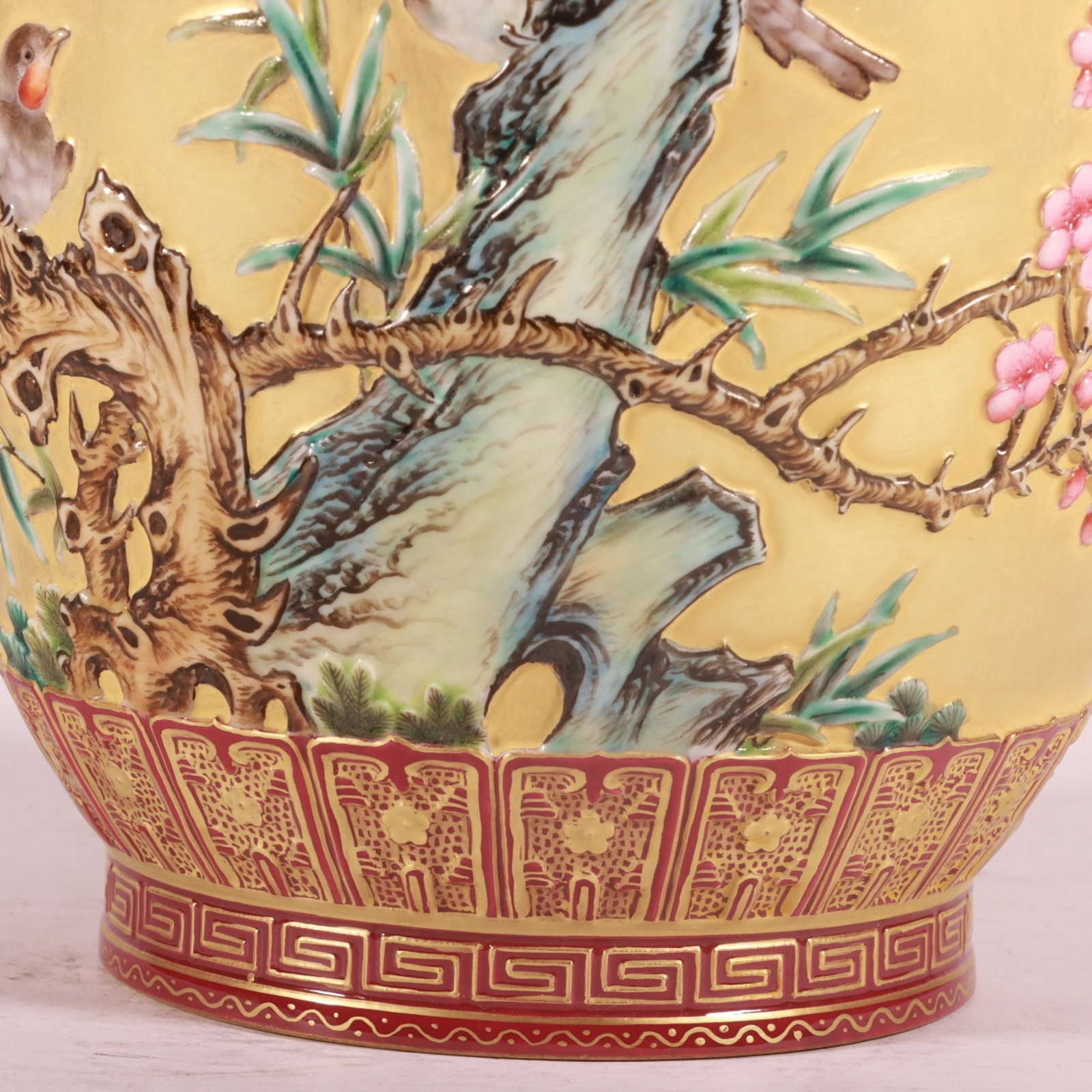 A Rare Enamel Gold Ground Flower and Bird Pattern Vase - 4
