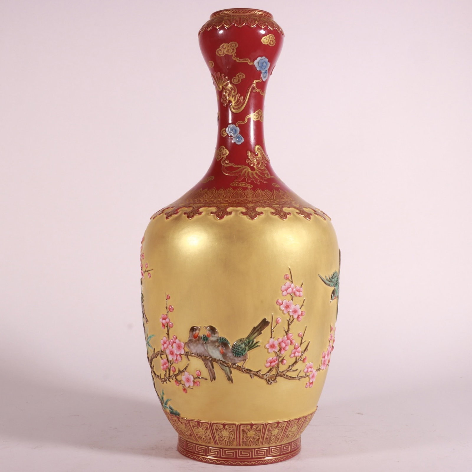 A Rare Enamel Gold Ground Flower and Bird Pattern Vase - 5