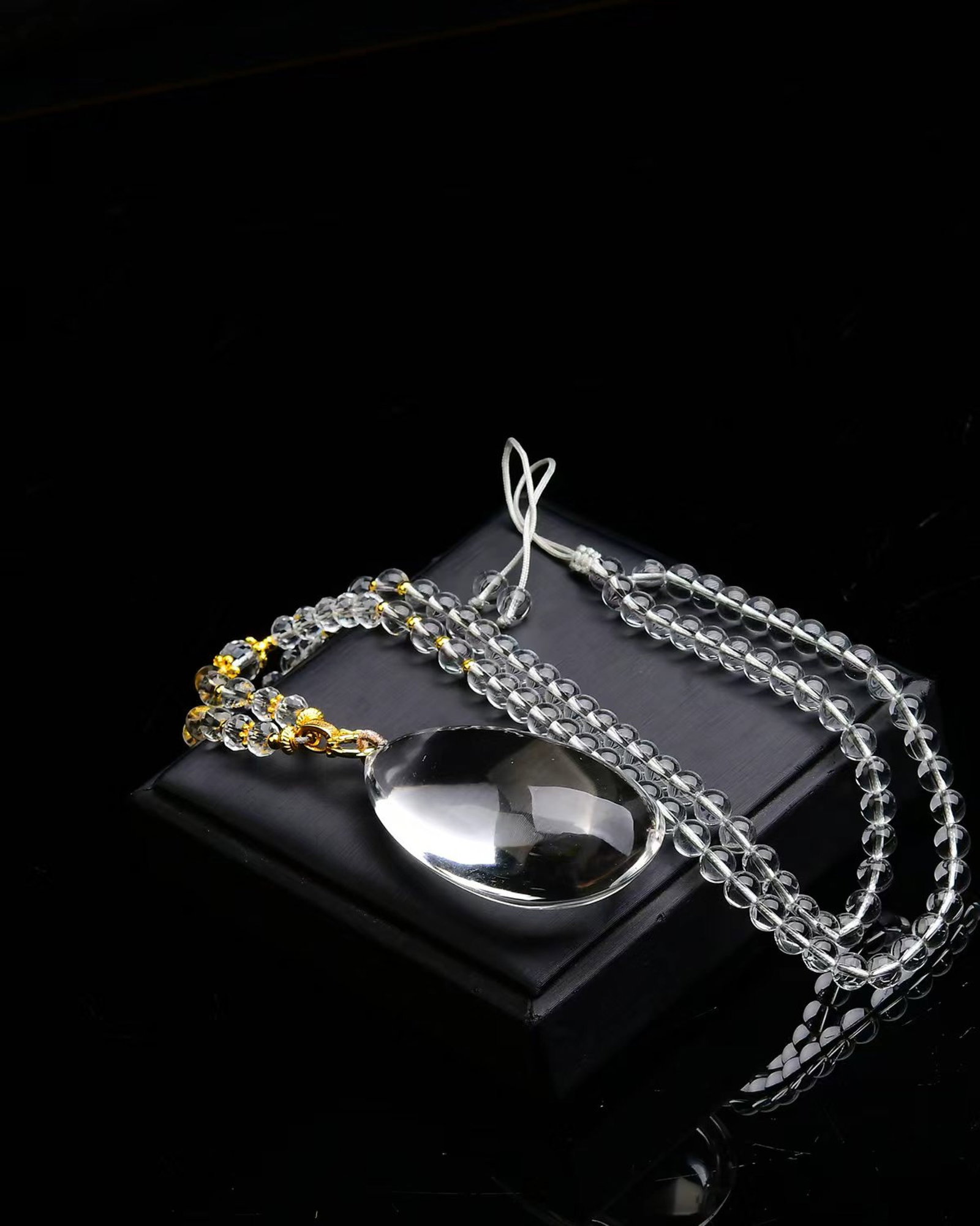 An Exquisite Crystal Pendant - 5