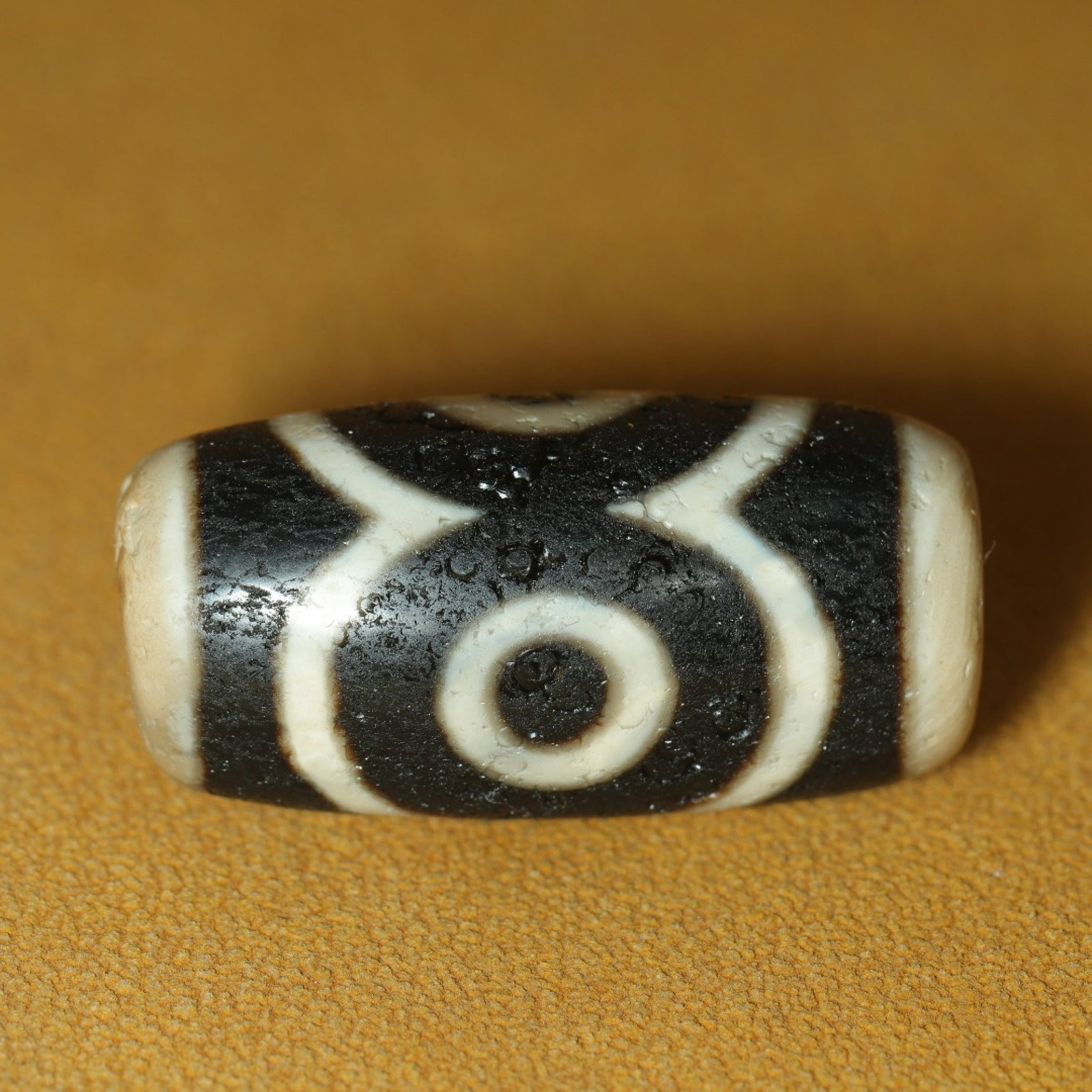 An Exquisite Three Eyes Dzi Bead Pendant - 5