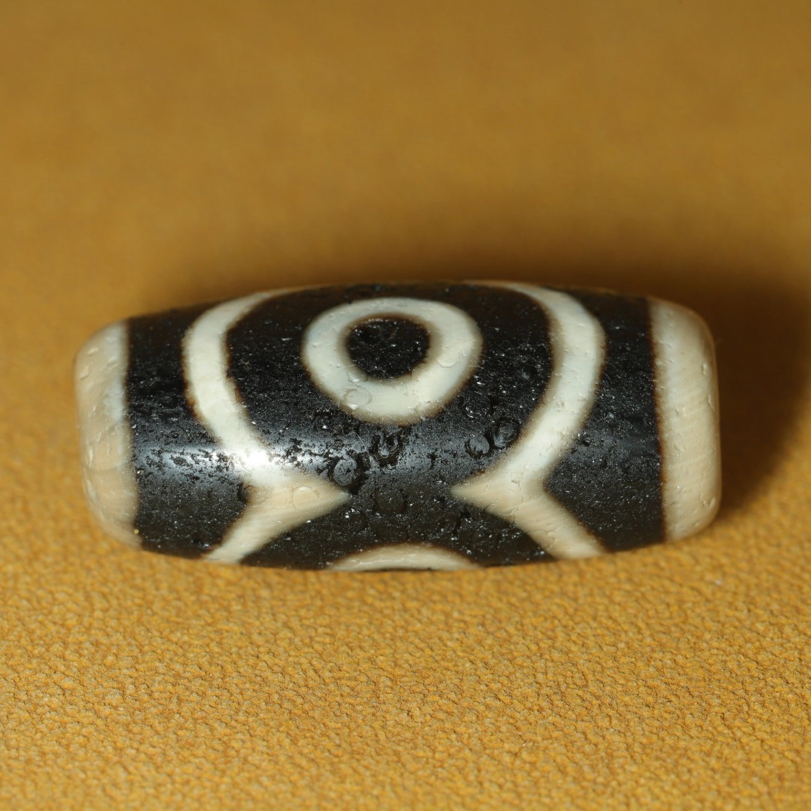 An Exquisite Three Eyes Dzi Bead Pendant - 6