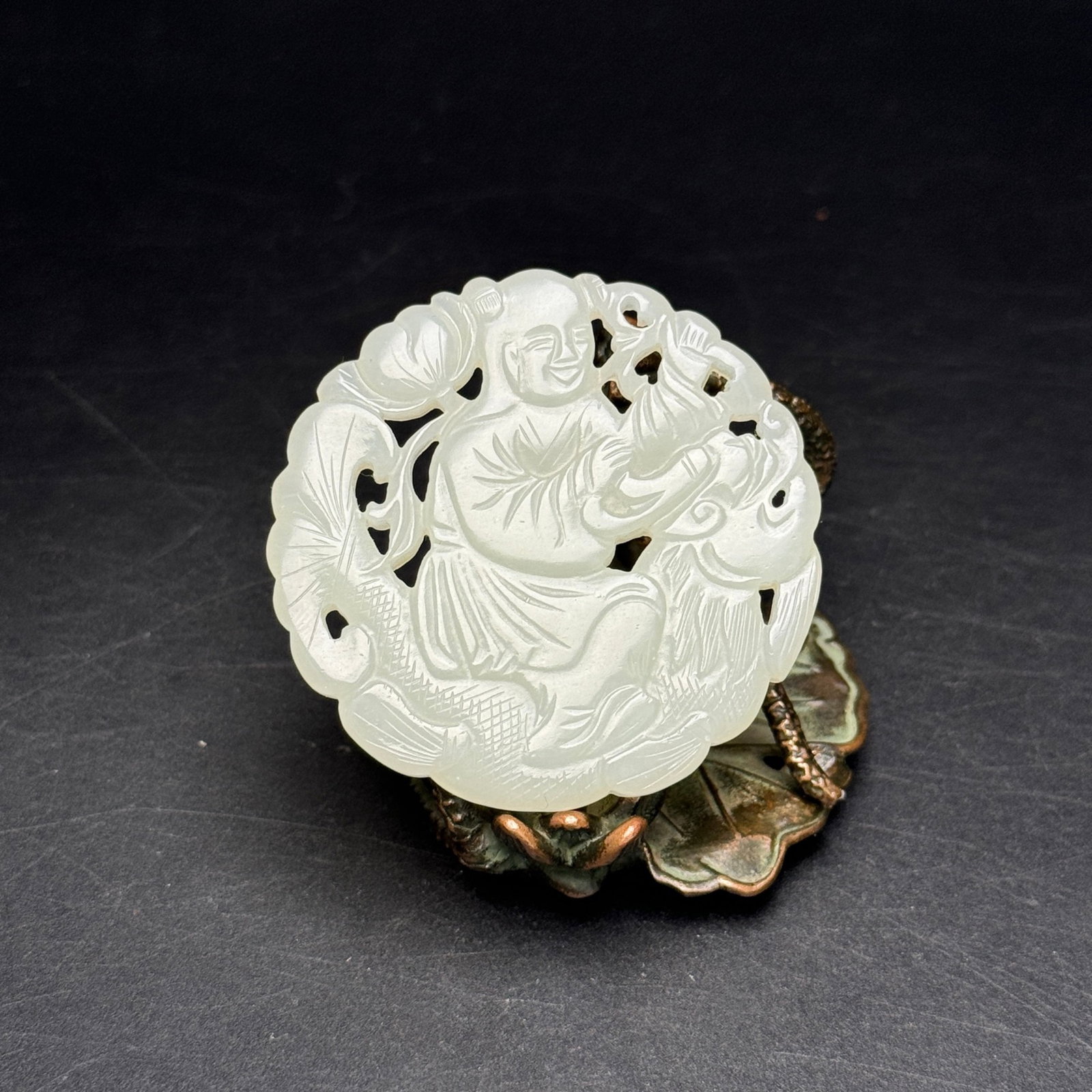 An Exquisite White Jade Hollow Figure Kylin Pattern Pendant: Estimated Value:800-1600 An Exquisite White Jade Hollow Figure Kylin Pattern Pendant,Qing Dynasty,China,Size:51mmx4.5mm,Weight:22g 白玉镂空人物麒麟ń
