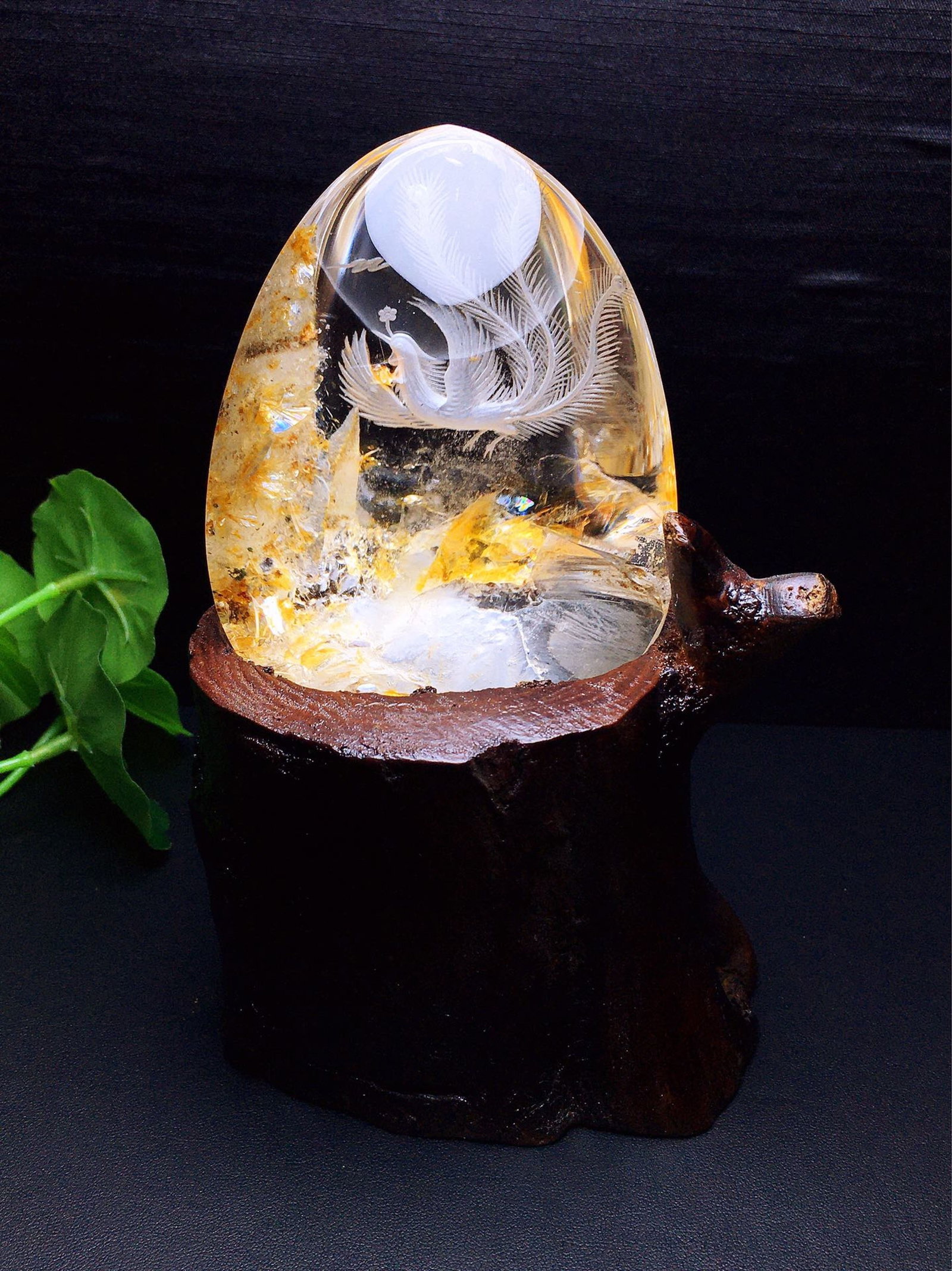 An Exquisite Crystal Phoenix Pattern Ornament: Estimated Value:1600-3200 An Exquisite Crystal Phoenix Pattern Ornament,Size:92mmx72mmx48mm,( Base )16mm,Weight:362.2g 水晶凤纹摆件