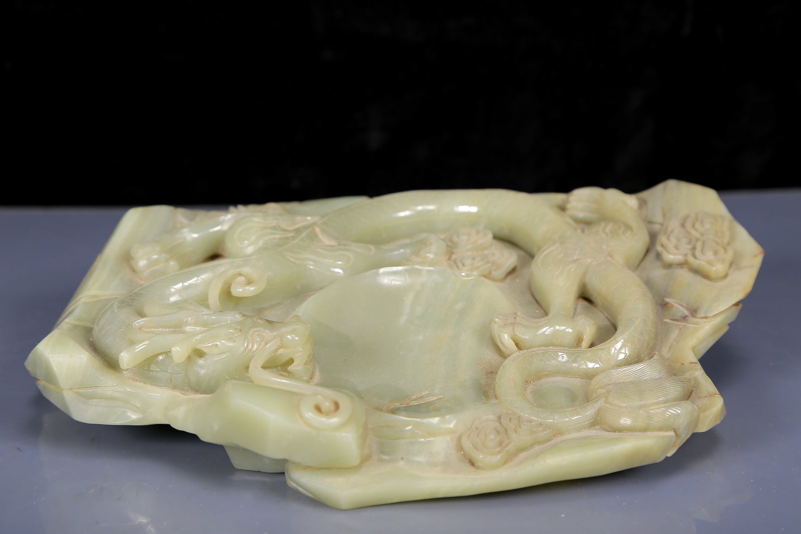 An Exquisite Greenish Jade Dragon Pattern Inkstone - 2