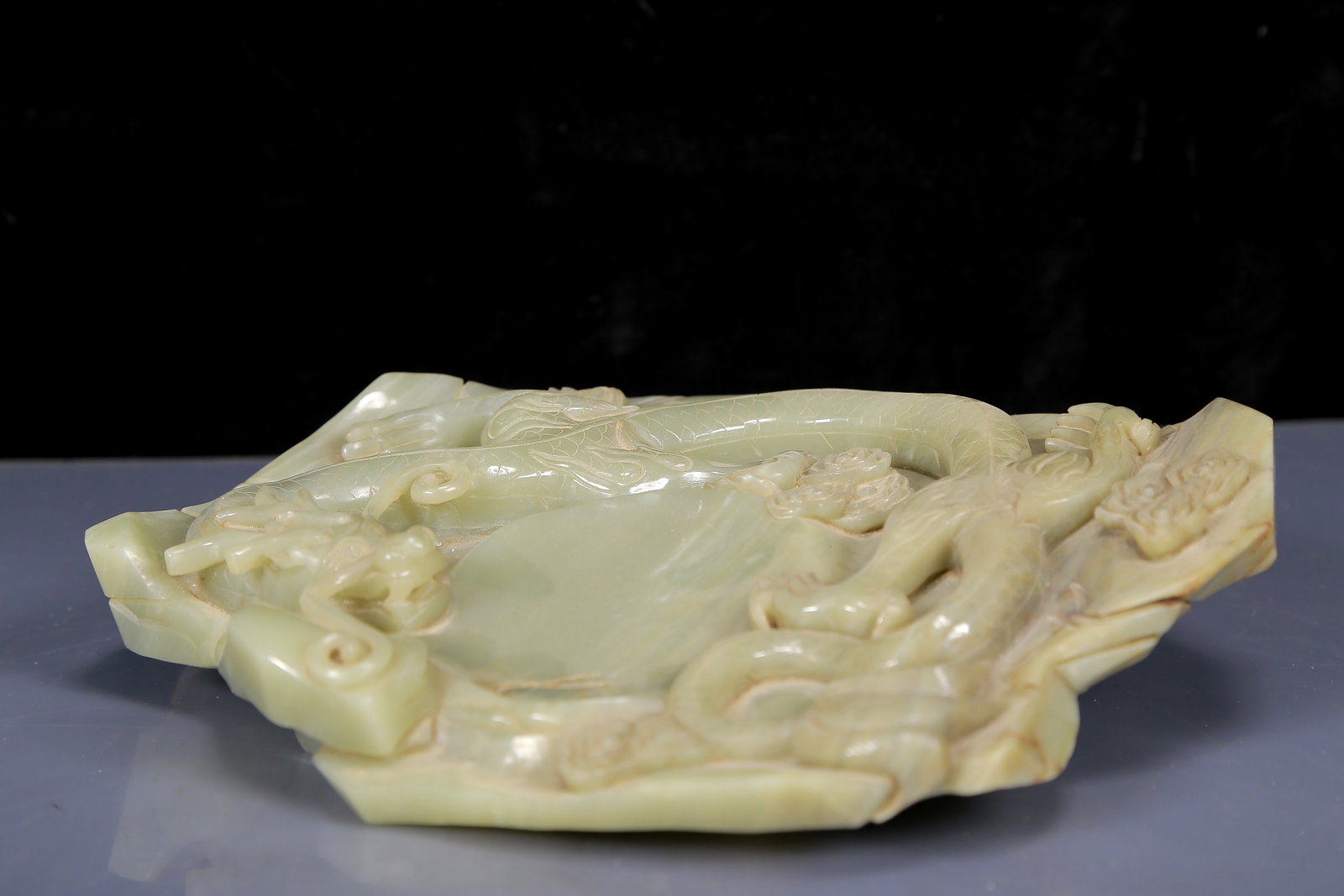 An Exquisite Greenish Jade Dragon Pattern Inkstone - 3