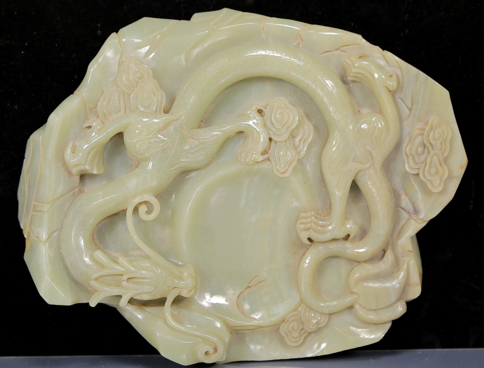 An Exquisite Greenish Jade Dragon Pattern Inkstone - 4