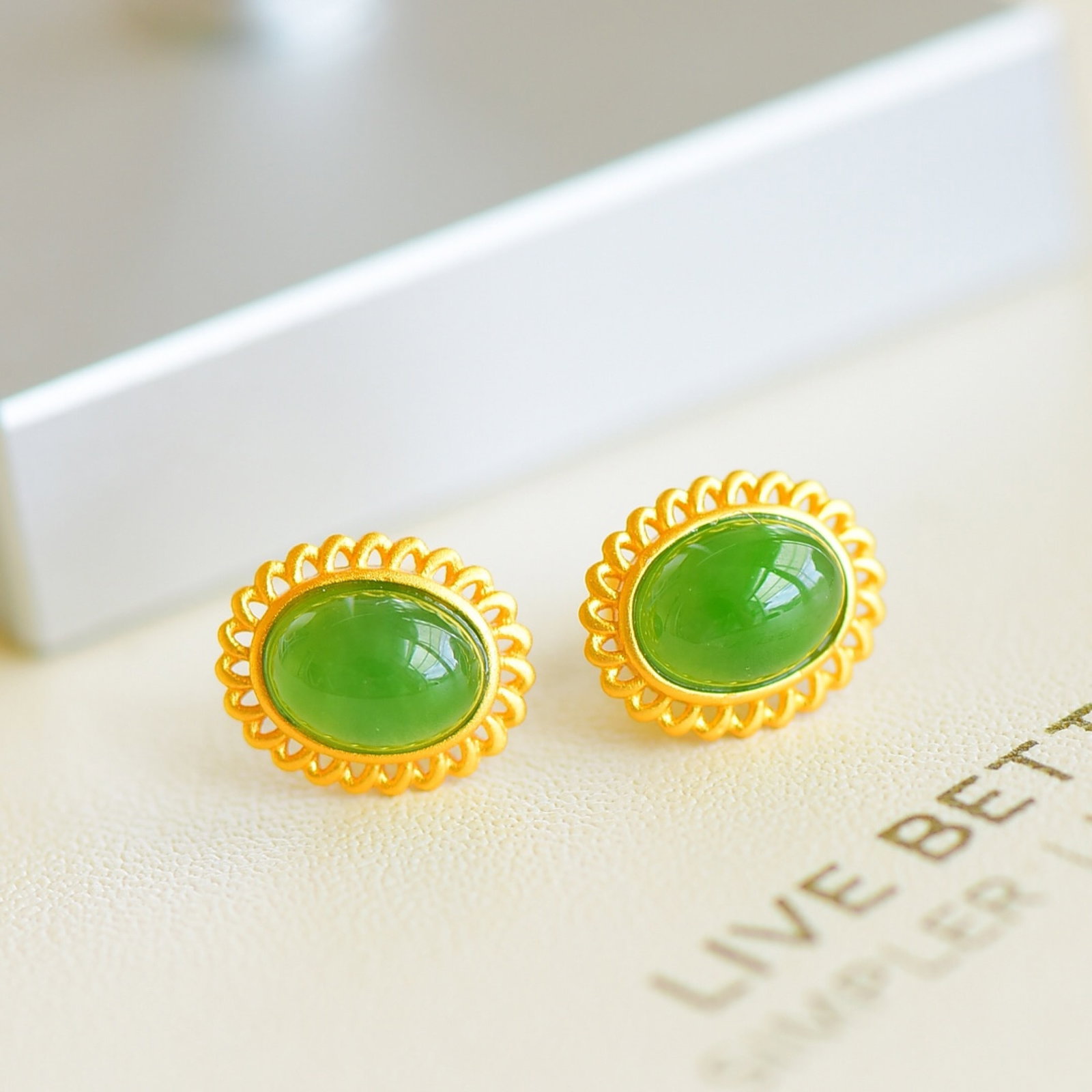 A Pair of Exquisite Sterling Silver-Gold Plated Inlaid Jasper Earrings - 2