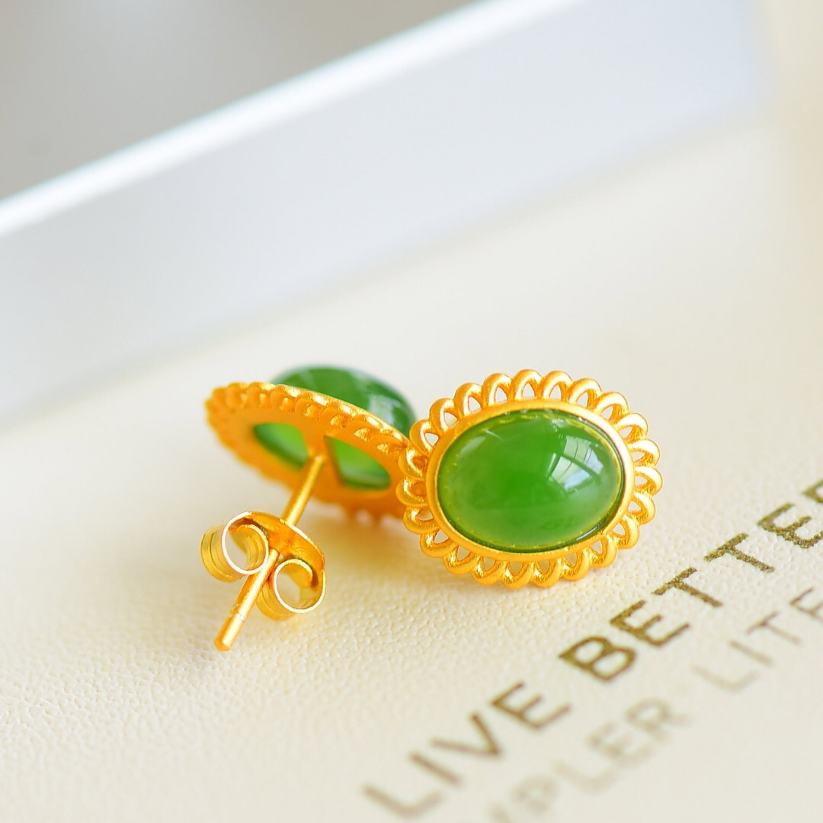 A Pair of Exquisite Sterling Silver-Gold Plated Inlaid Jasper Earrings - 3