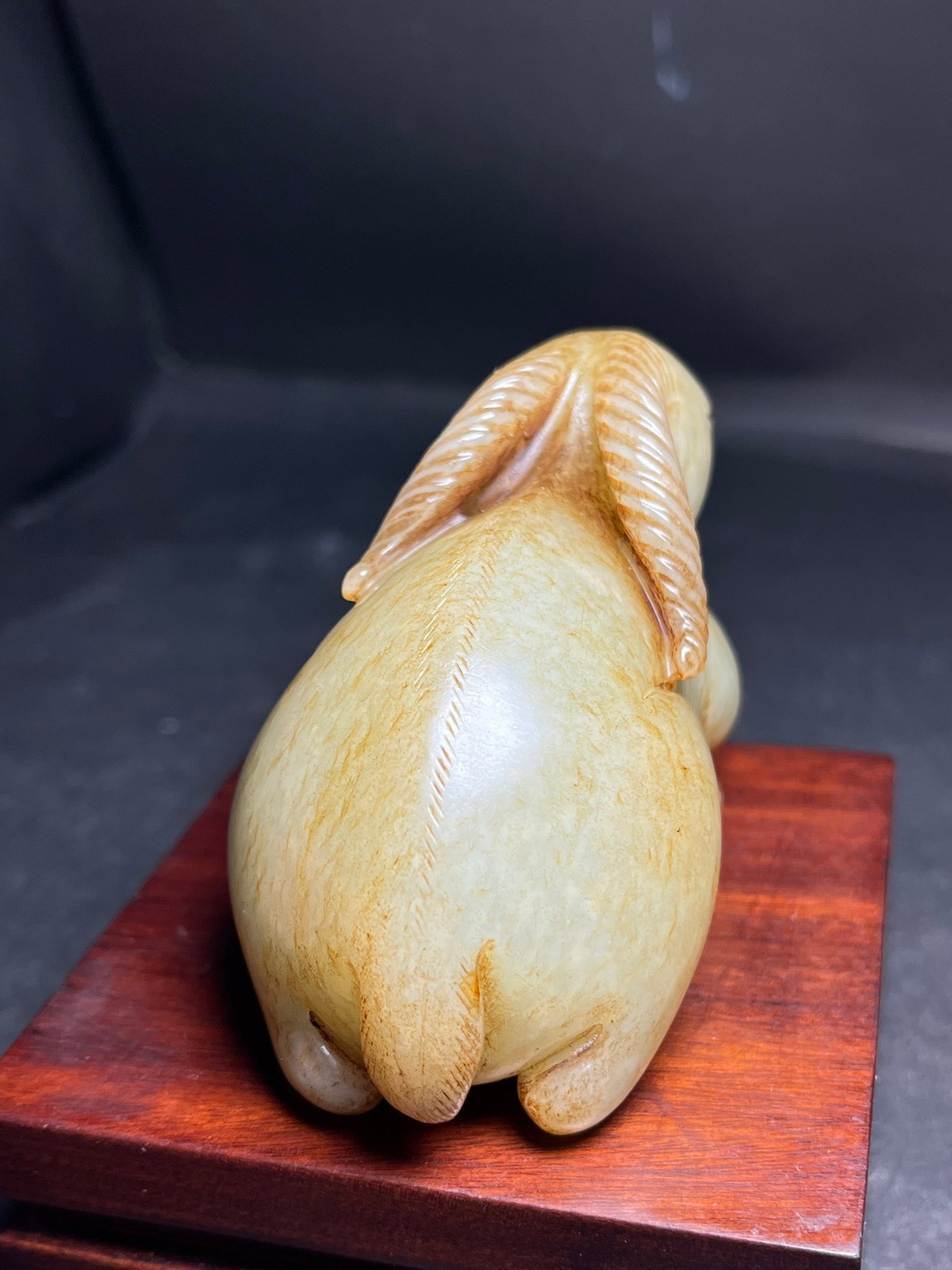 An Exquisite White Jade Sheep Hand Piece - 3