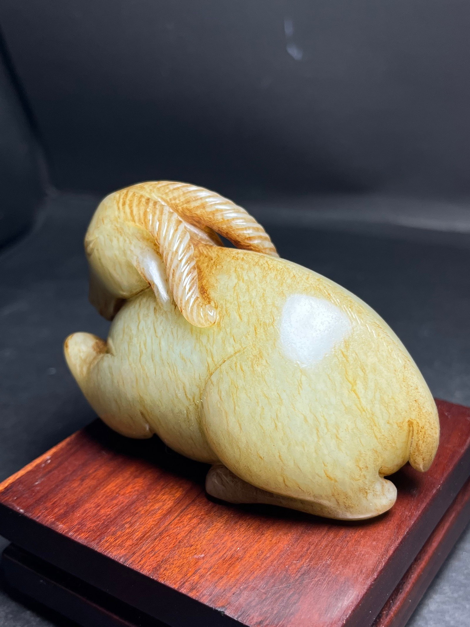 An Exquisite White Jade Sheep Hand Piece - 4