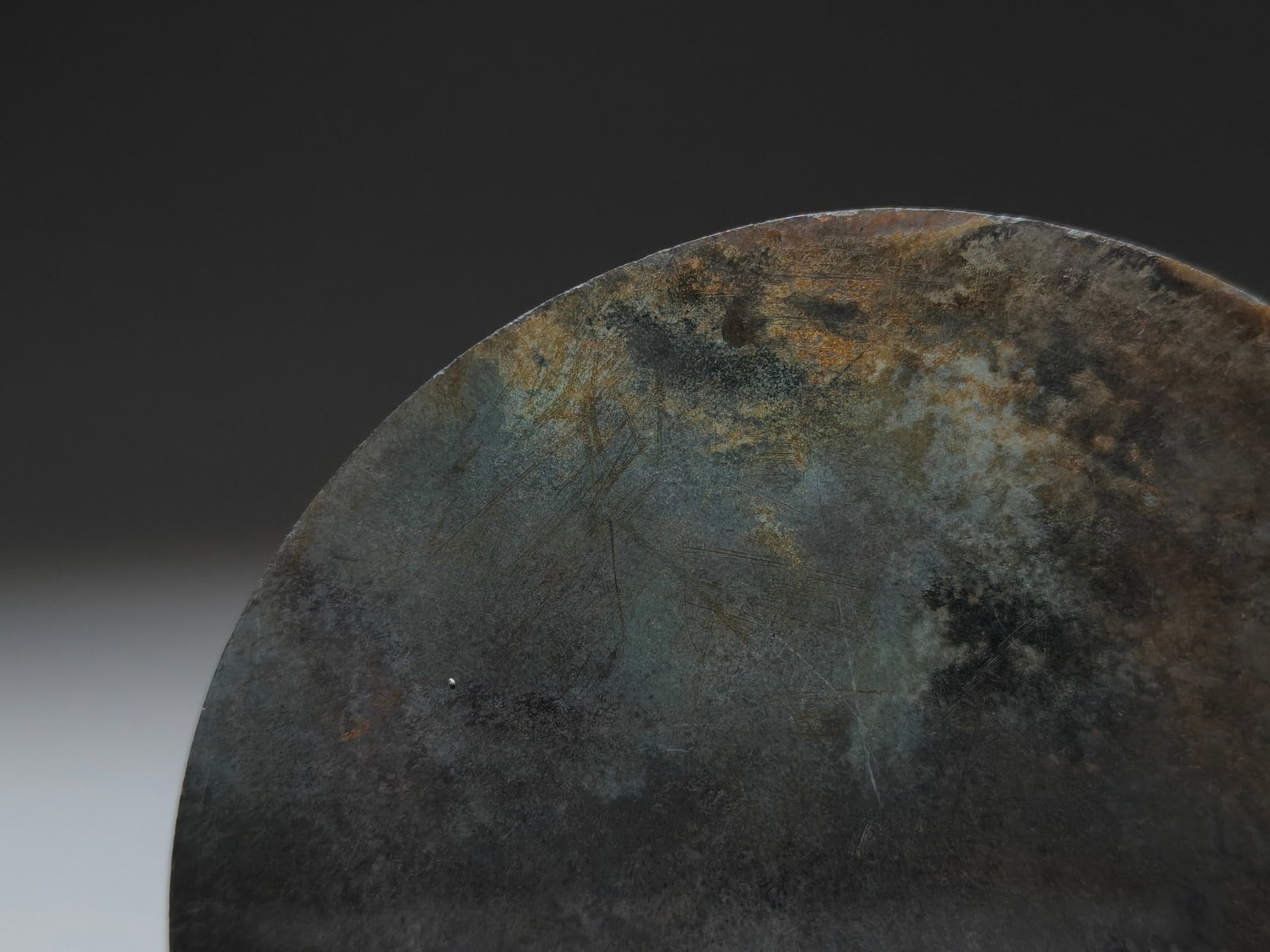 An Archaic Bronze Fish Pattern Mirror - 8