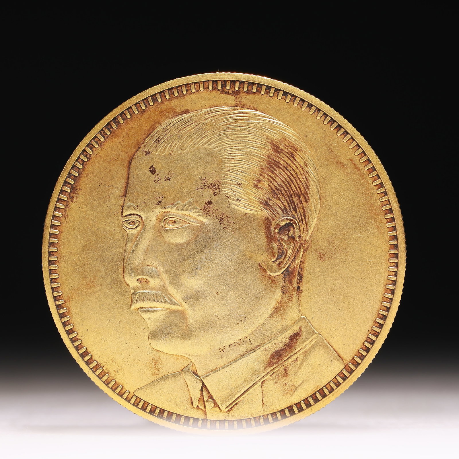 An Exquisite Sterling silver-Gilt gold Coin: Estimated Value:800-1600 An Exquisite Sterling silver-Gilt gold Coin,the Republic of China, China, Size:1.5in Weight:37.5g 纯银鎏金硬币