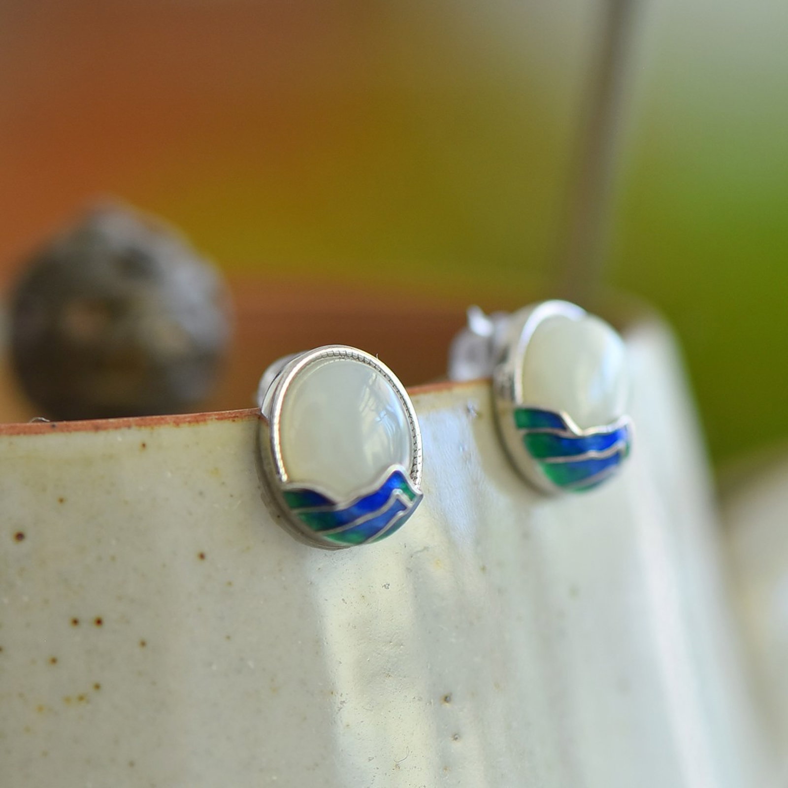 A Pair of Exquisite Sterling Silver Inlaid White Jade Earrings - 2