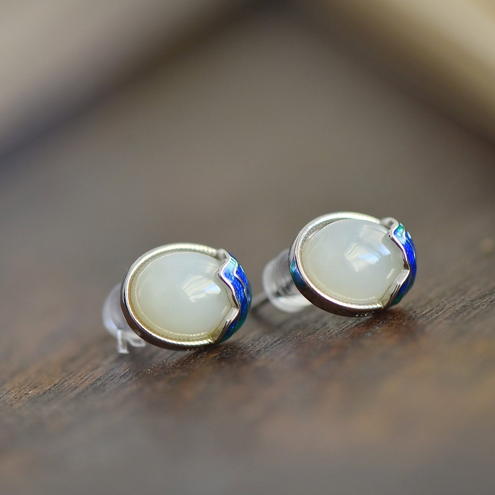 A Pair of Exquisite Sterling Silver Inlaid White Jade Earrings - 4