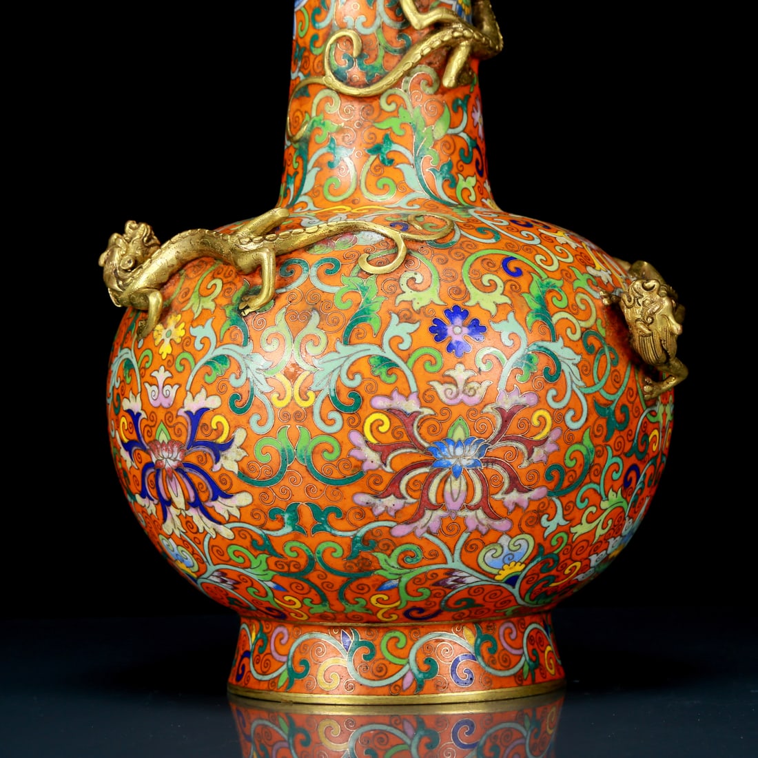 A Rare Cloisonne Lotus and Chi-Dragon Pattern Vase - 3