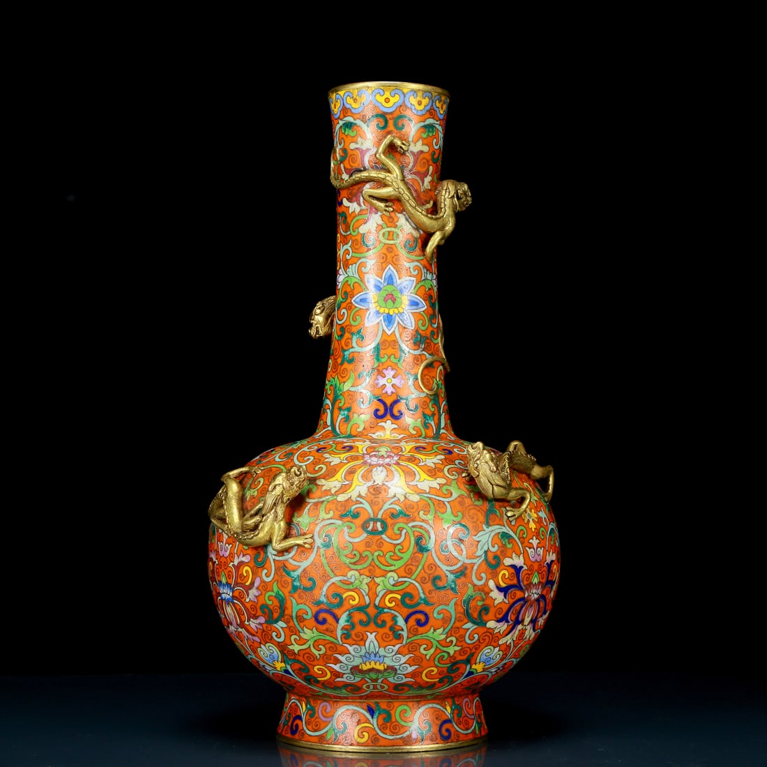 A Rare Cloisonne Lotus and Chi-Dragon Pattern Vase - 6