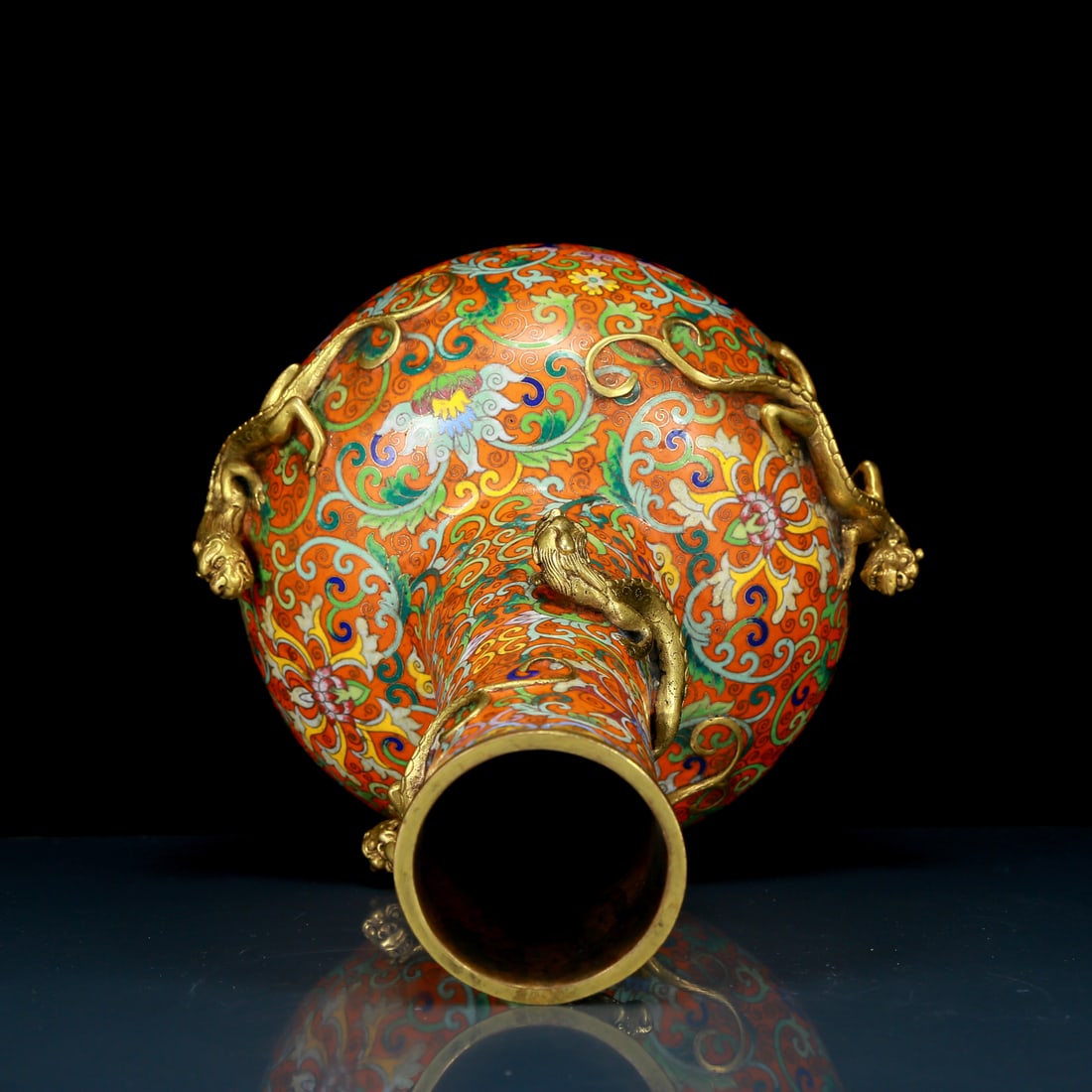 A Rare Cloisonne Lotus and Chi-Dragon Pattern Vase - 8
