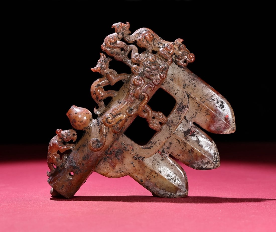 An Exquisite White Jade Auspicious Beast Pattern Ornament: Estimated Value:3000-6000 An Exquisite White Jade Auspicious Beast Pattern Ornament,Qing Dynasty,China,Size:145mmx121mmx27mm,Weight:320g